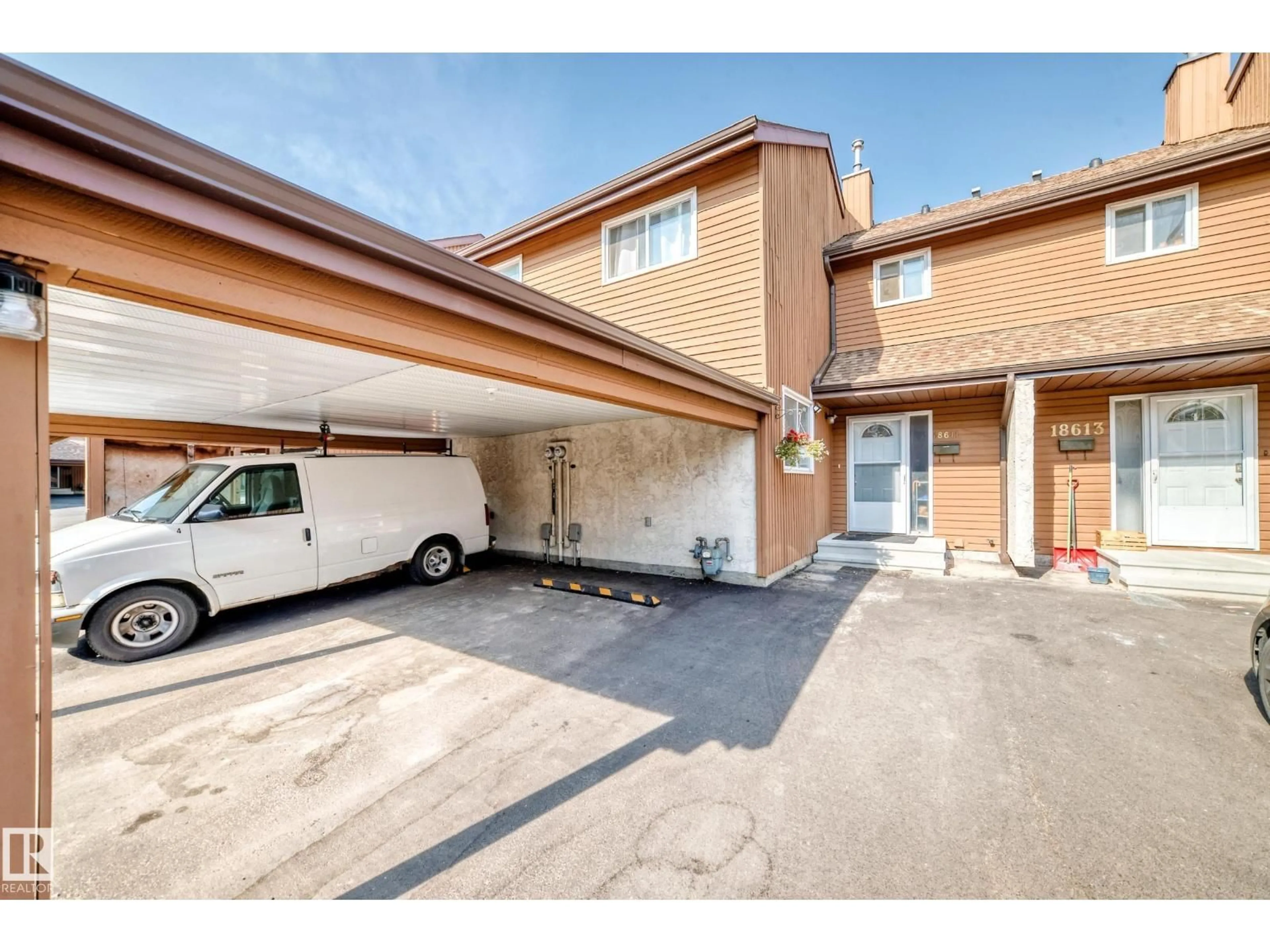 Unknown for 18611 66 AV, Edmonton Alberta T5T2M3