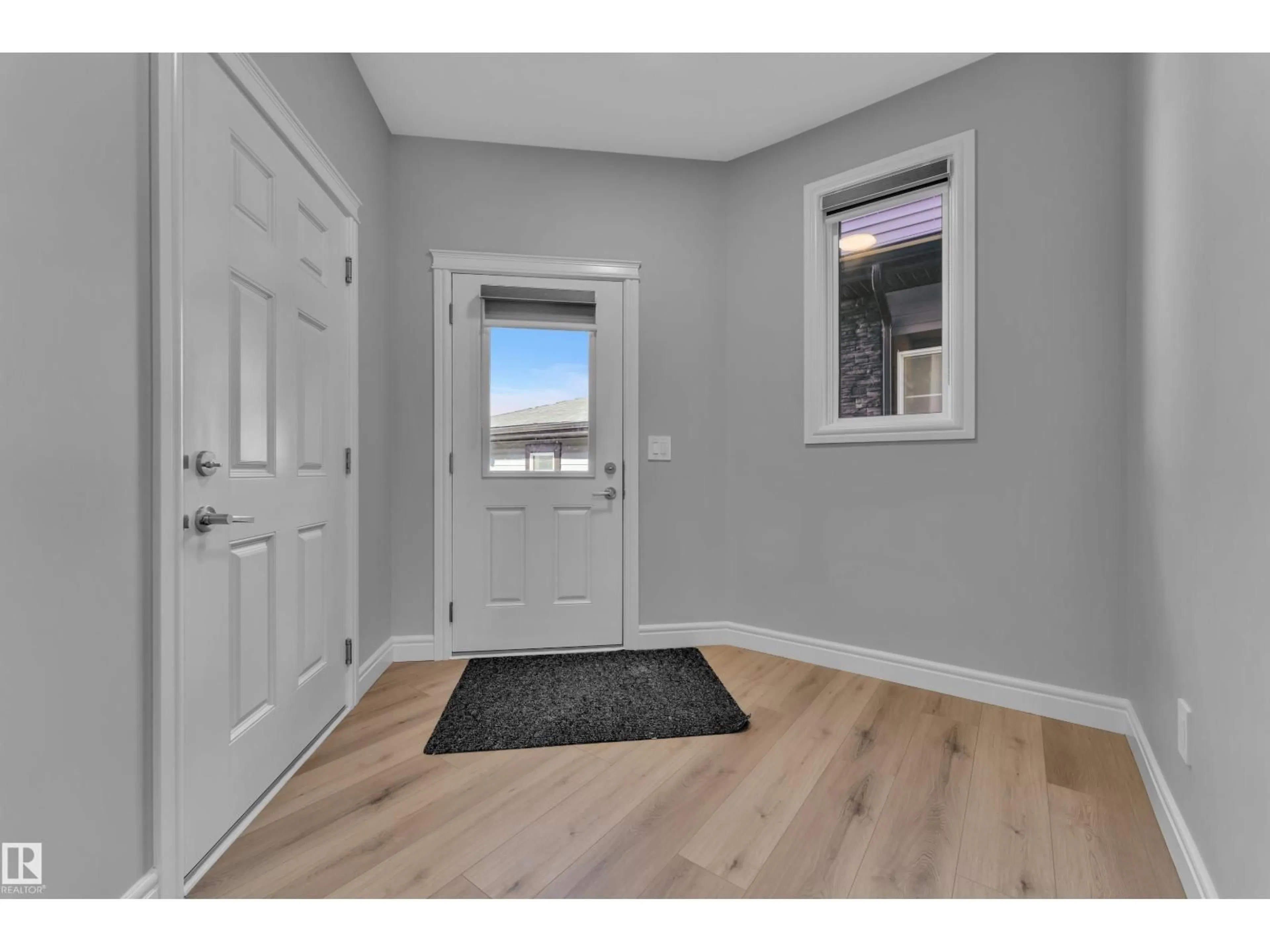 Indoor entryway for SW - 16222 19 AV, Edmonton Alberta T6W5C6