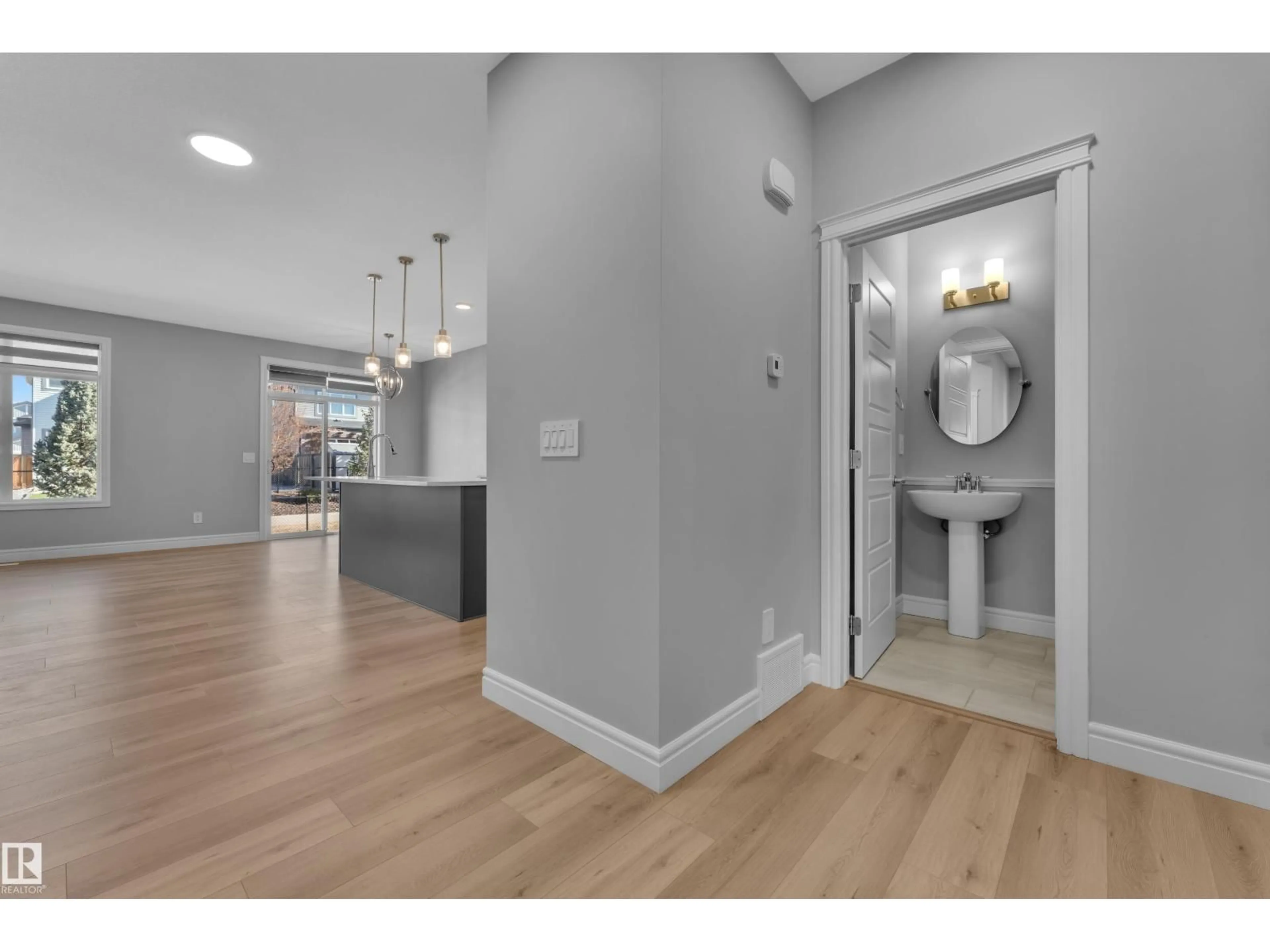 Indoor entryway for SW - 16222 19 AV, Edmonton Alberta T6W5C6