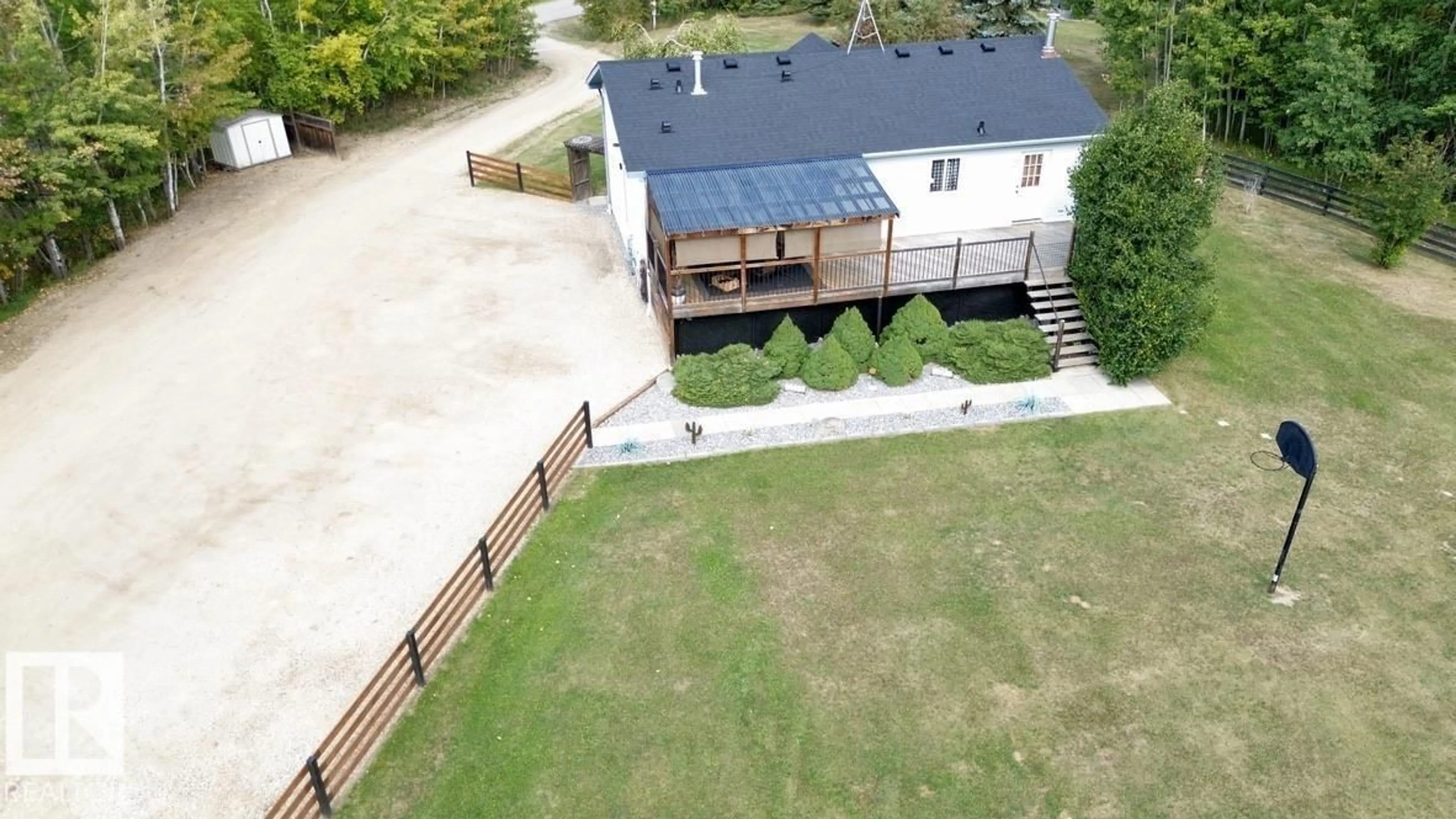 A pic from outside/outdoor area/front of a property/back of a property/a pic from drone, unknown for 29 TWP ROAD 544, Rural Sturgeon County Alberta T8R2B5