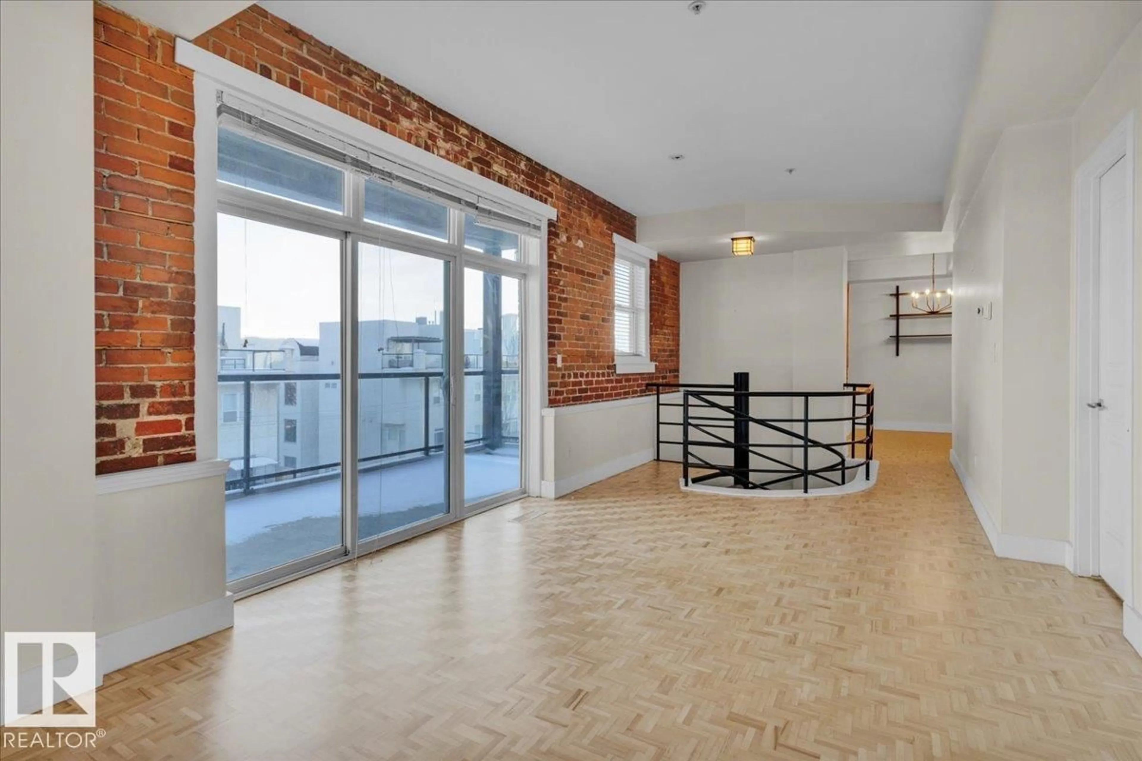 Indoor foyer for #406 - 10728 82 AV, Edmonton Alberta T6E6P5
