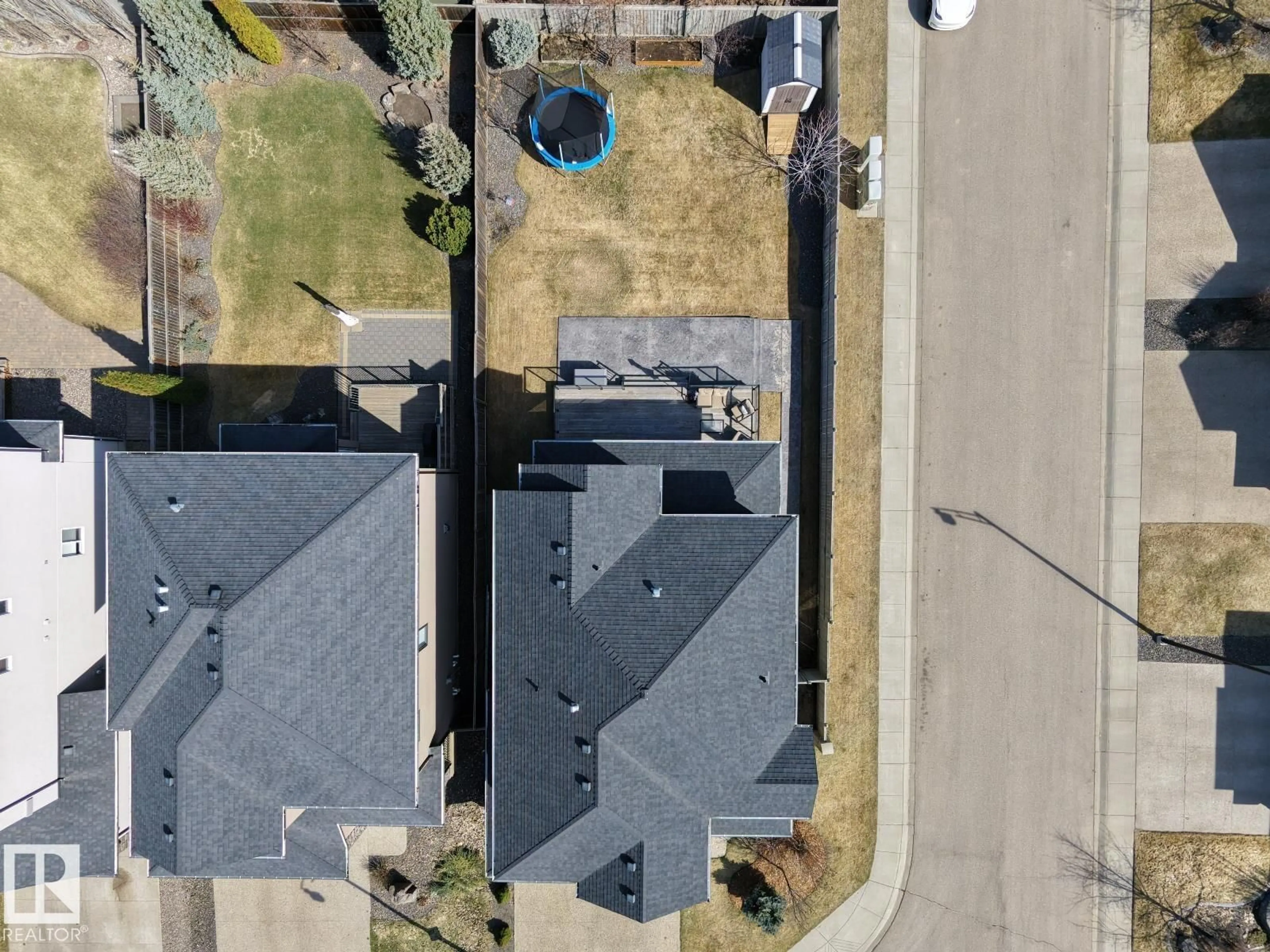 A pic from outside/outdoor area/front of a property/back of a property/a pic from drone, street for SW - 2804 WATCHER CO, Edmonton Alberta T6W0X7