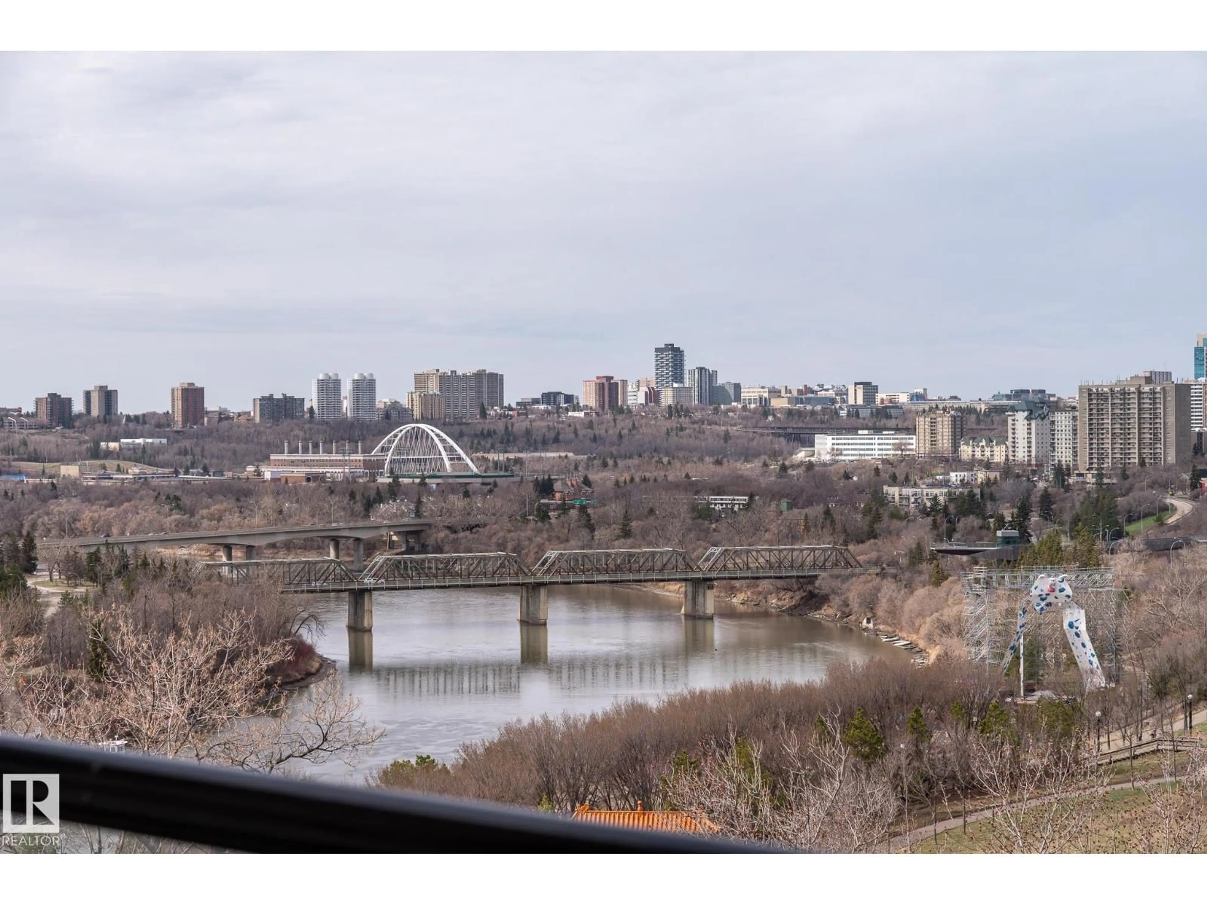 Blurry image for 412 9503 101 AV NW, Edmonton Alberta T5H4R1