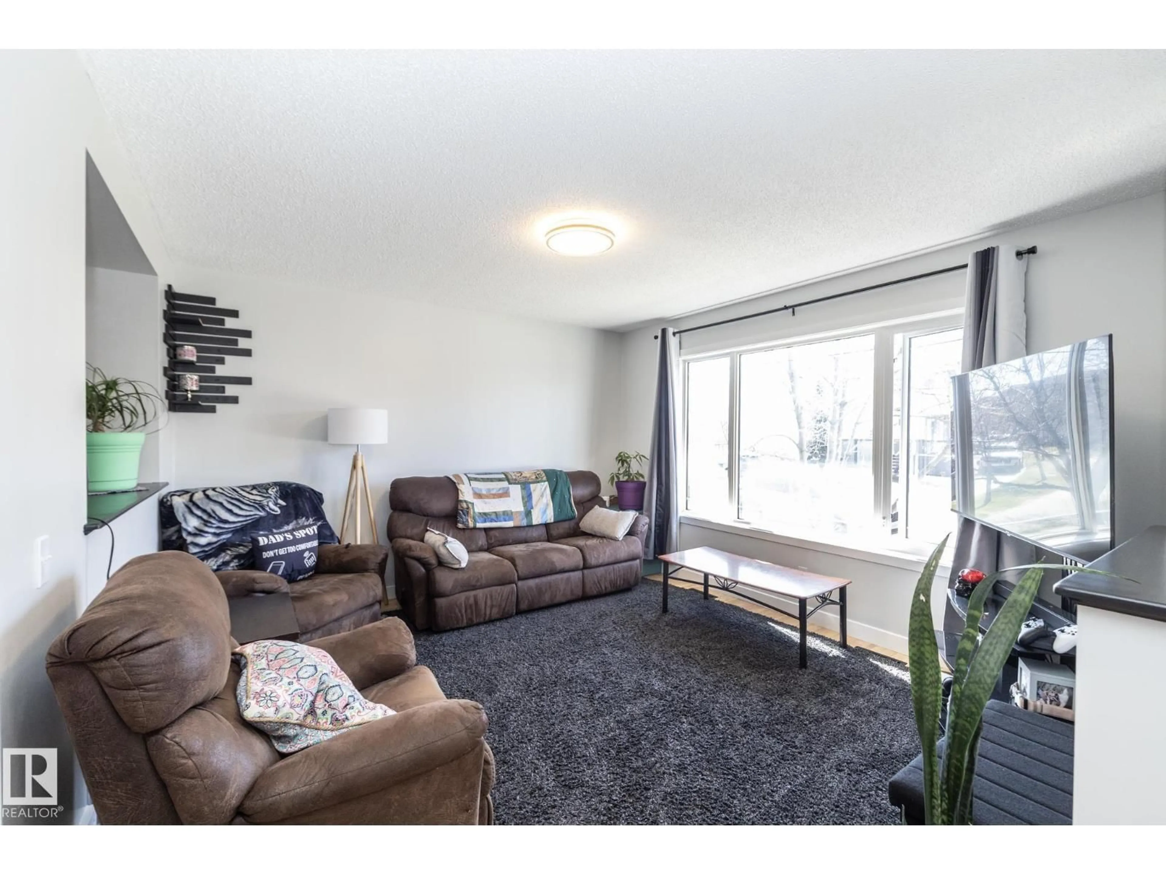 Living room with furniture, unknown for 65 BIRCHMONT DR, Leduc Alberta T9E8S4