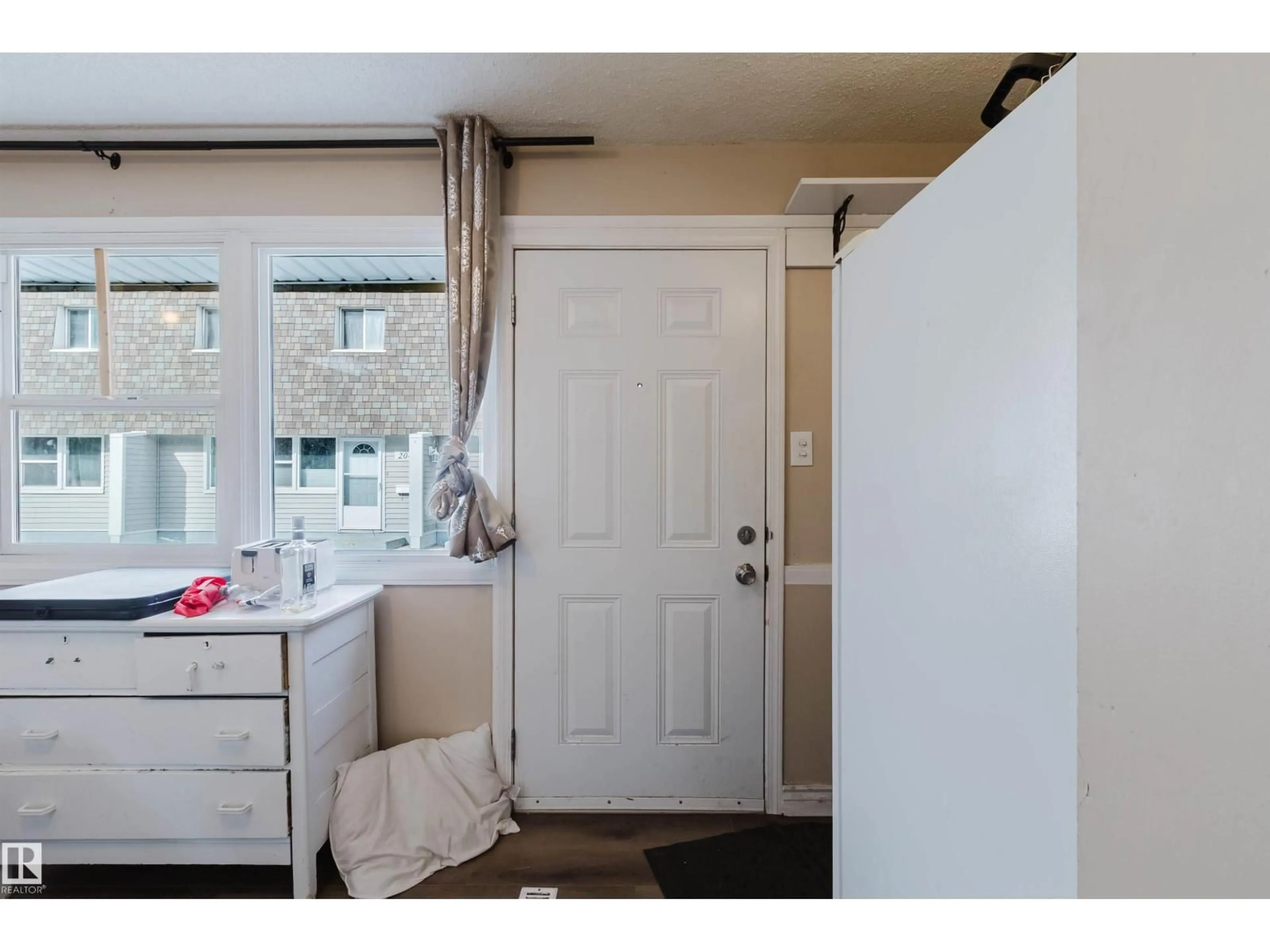 Unknown for 218 VILLAGE ON THE GR NW, Edmonton Alberta T5A1H2