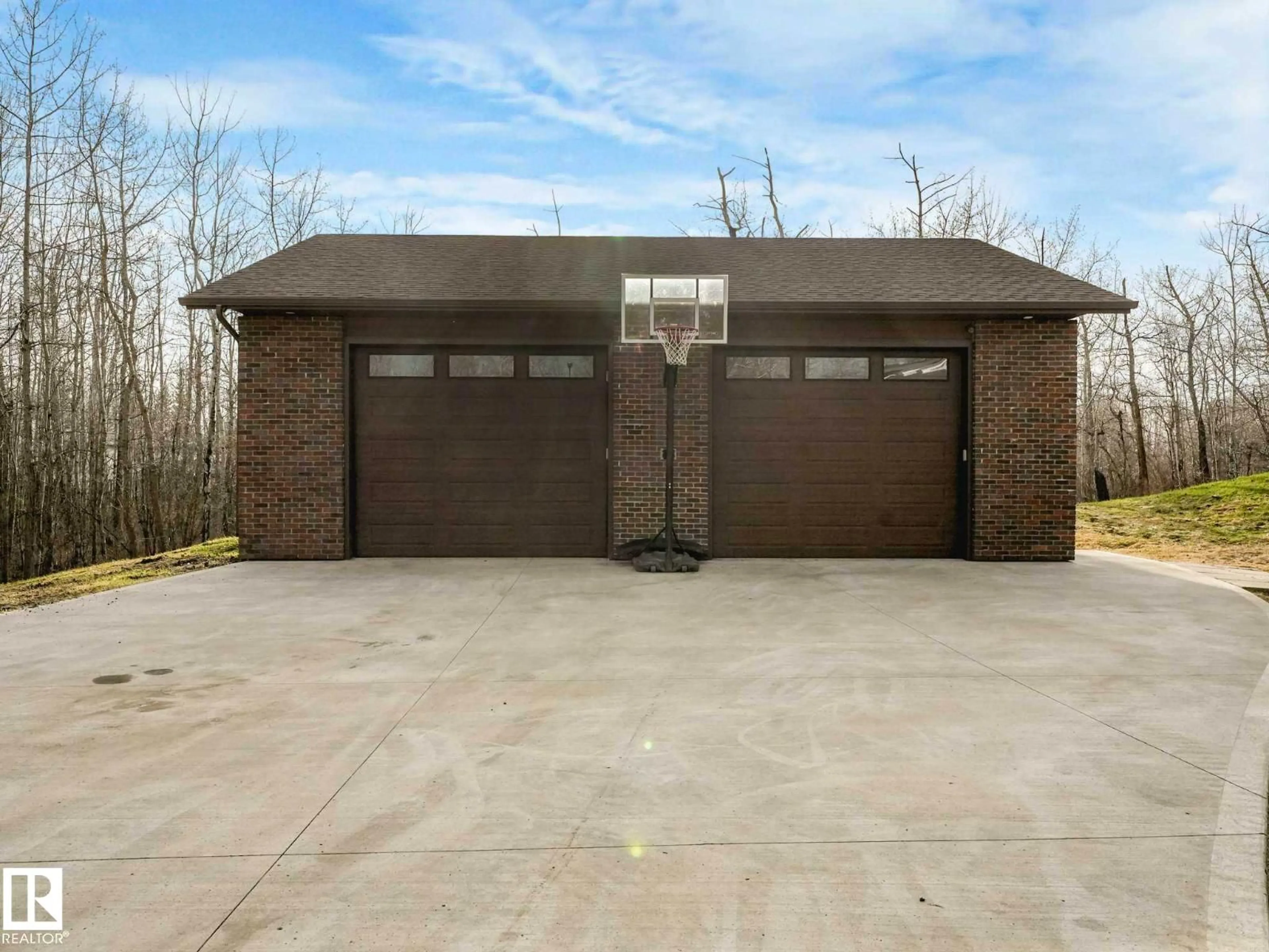 Indoor garage for 51313 - 182 RGE ROAD 231, Rural Strathcona County Alberta T8B1K7
