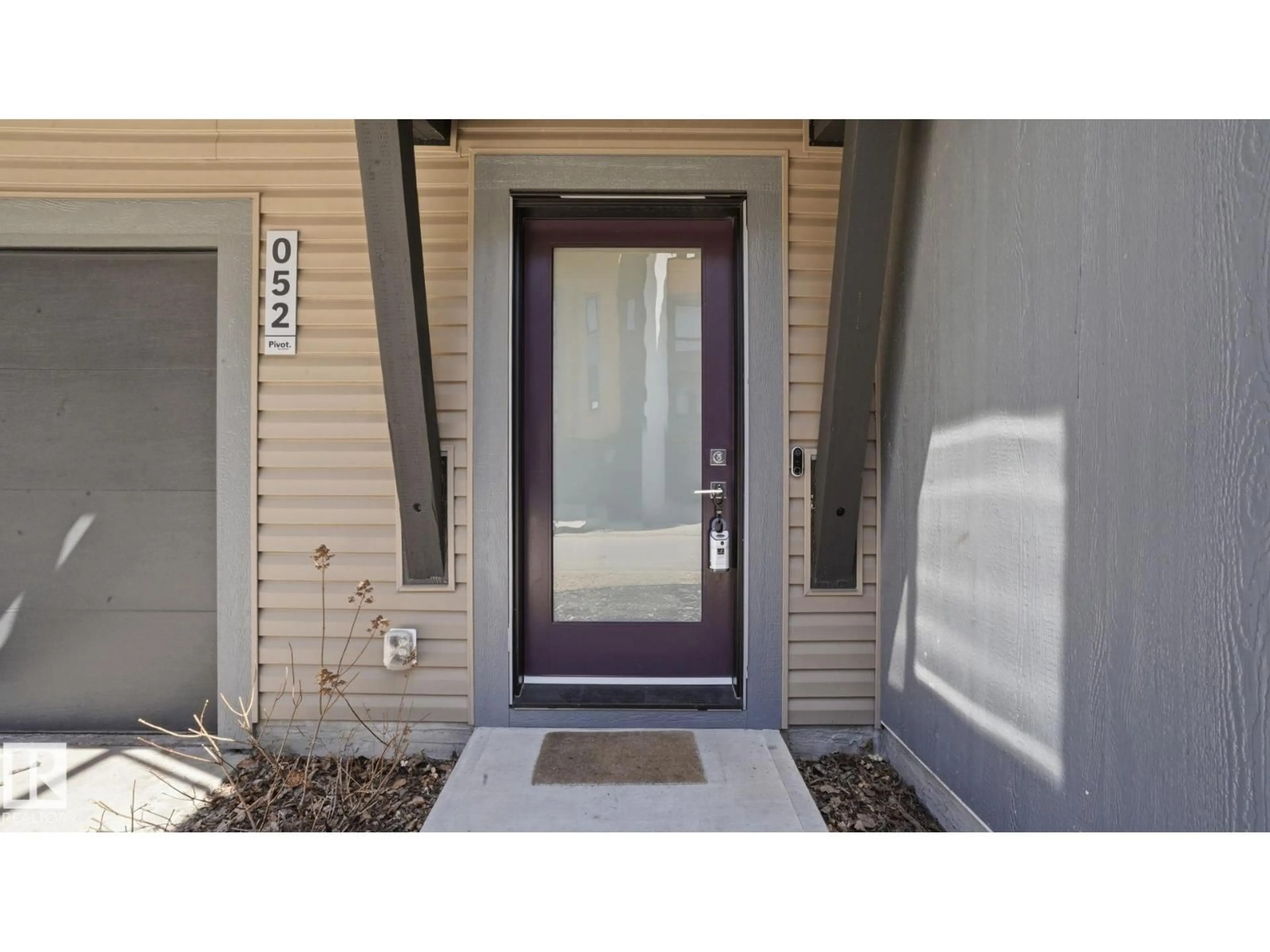 Indoor entryway for #52 - 1304 RUTHERFORD RD, Edmonton Alberta T6W0B4