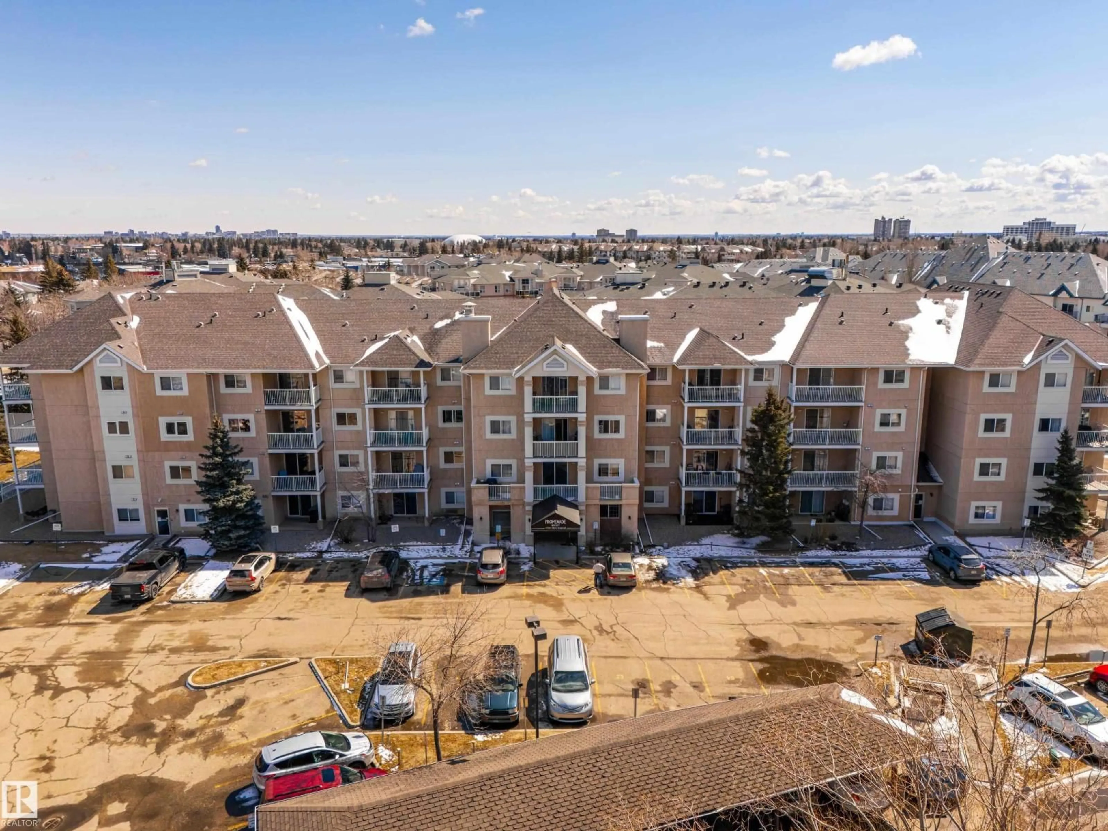 A pic from outside/outdoor area/front of a property/back of a property/a pic from drone, unknown for 340 17447 98A AV NW, Edmonton Alberta T2T6M4