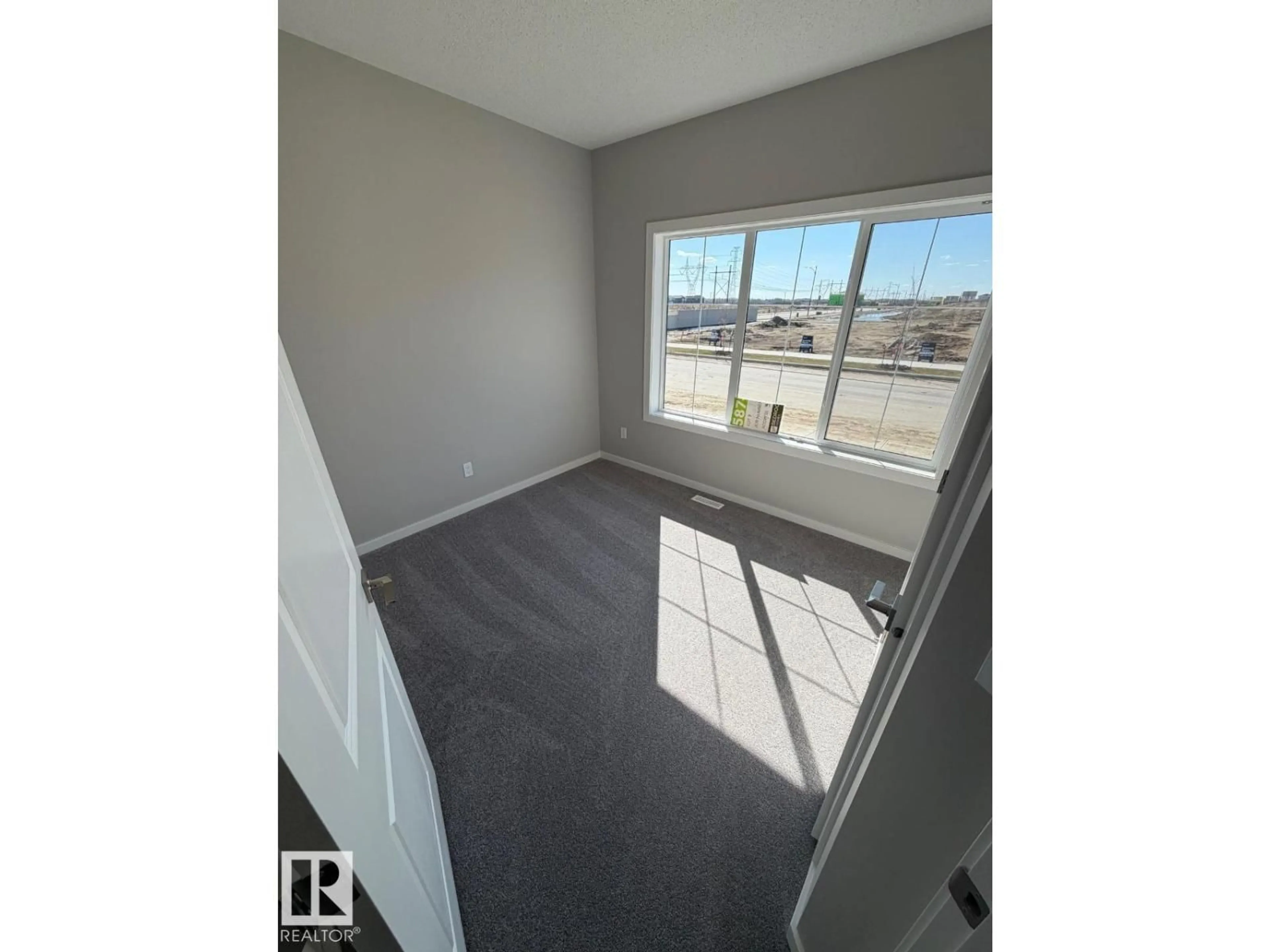 A pic of a room for 309 EDGEMONT DR, Edmonton Alberta T6M3G7