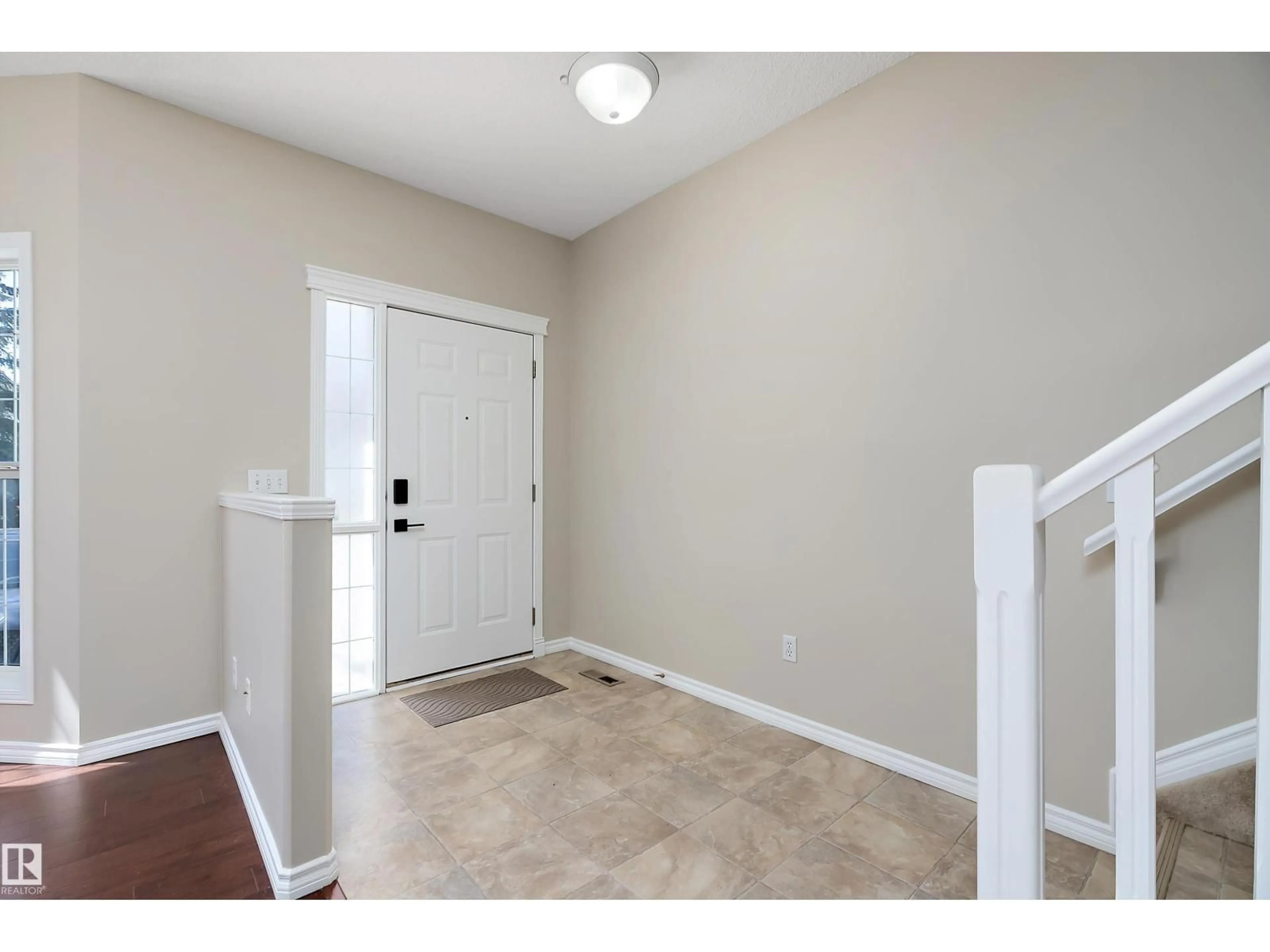 Indoor entryway for #4 - 1780 GLASTONBURY BV, Edmonton Alberta T5T6P9