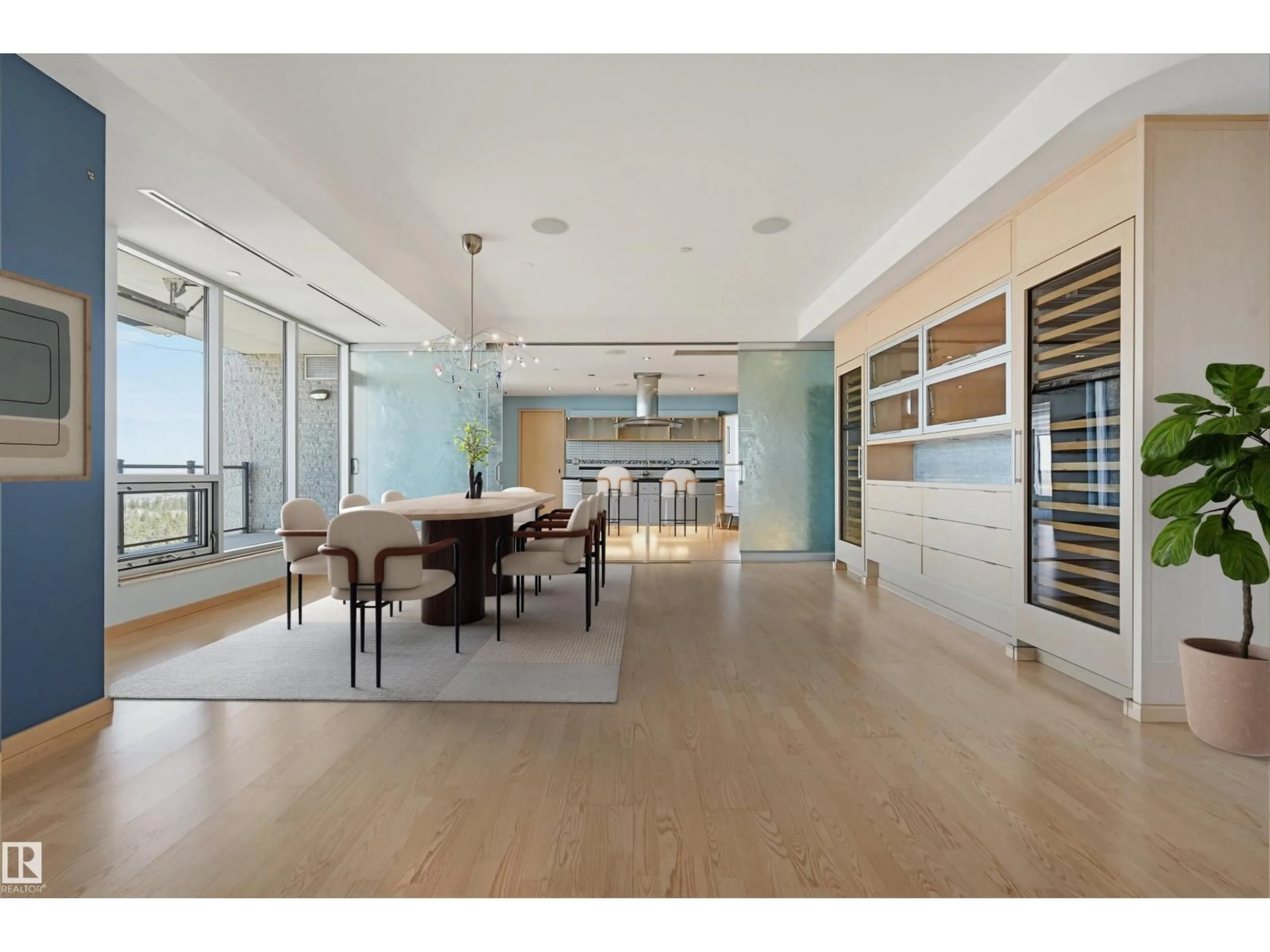 Indoor foyer for #901 - 10035 SASKATCHEWAN DR, Edmonton Alberta T6E4R4