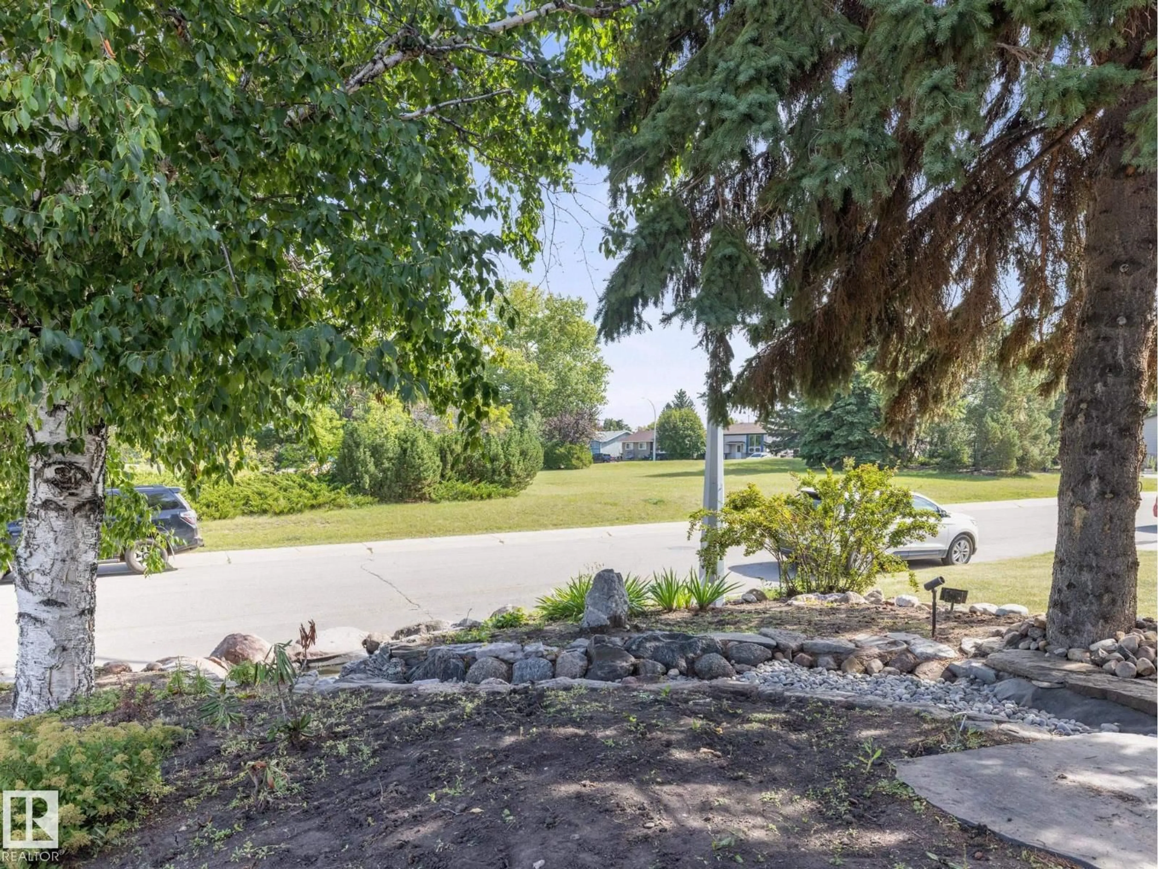 A pic from outside/outdoor area/front of a property/back of a property/a pic from drone, unknown for 9318 80 STREET, Fort Saskatchewan Alberta T8L3E2
