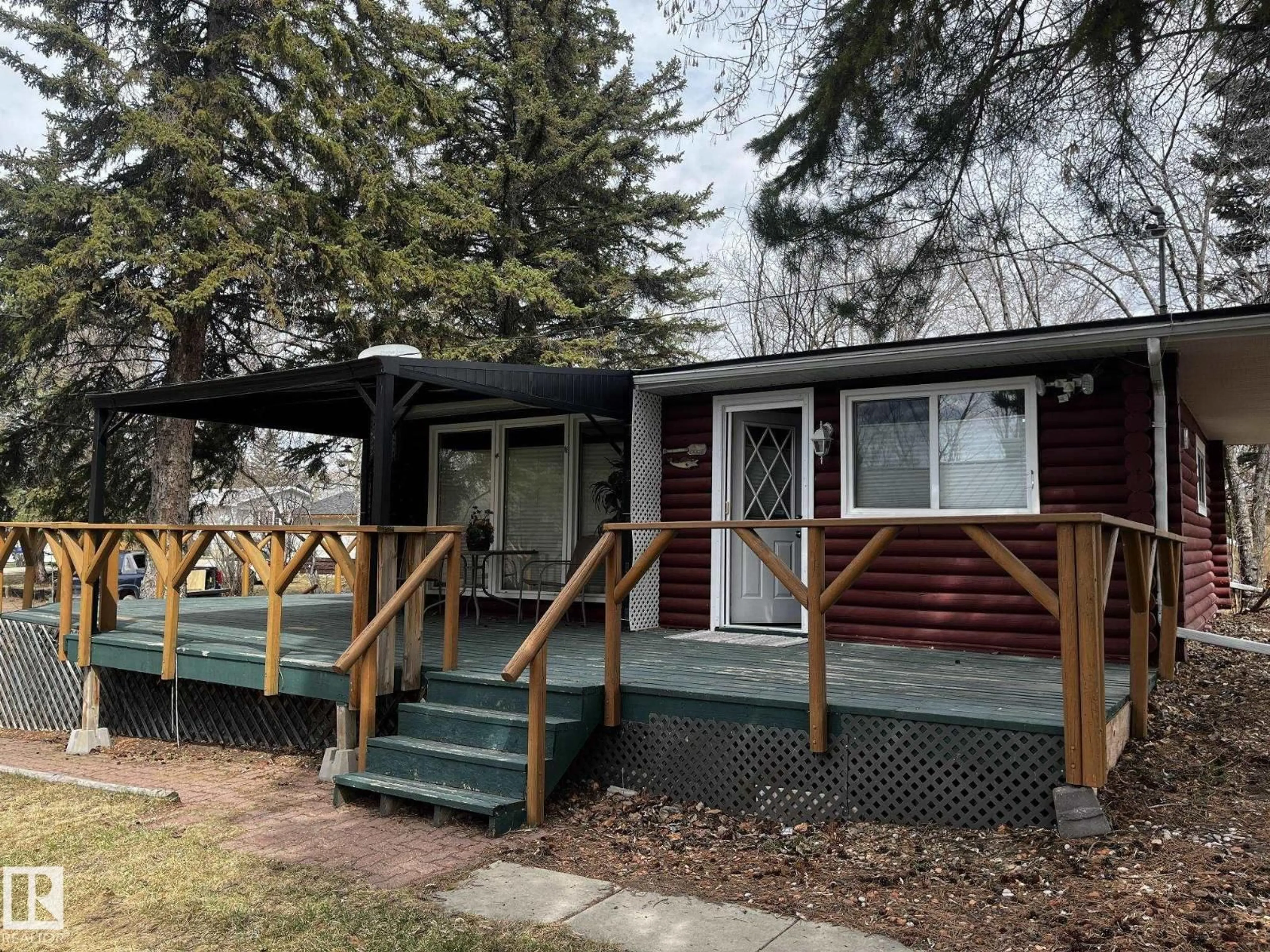 Home with vinyl exterior material, street for 408 4 STREET, Rural Lac Ste. Anne County Alberta T0E1A0