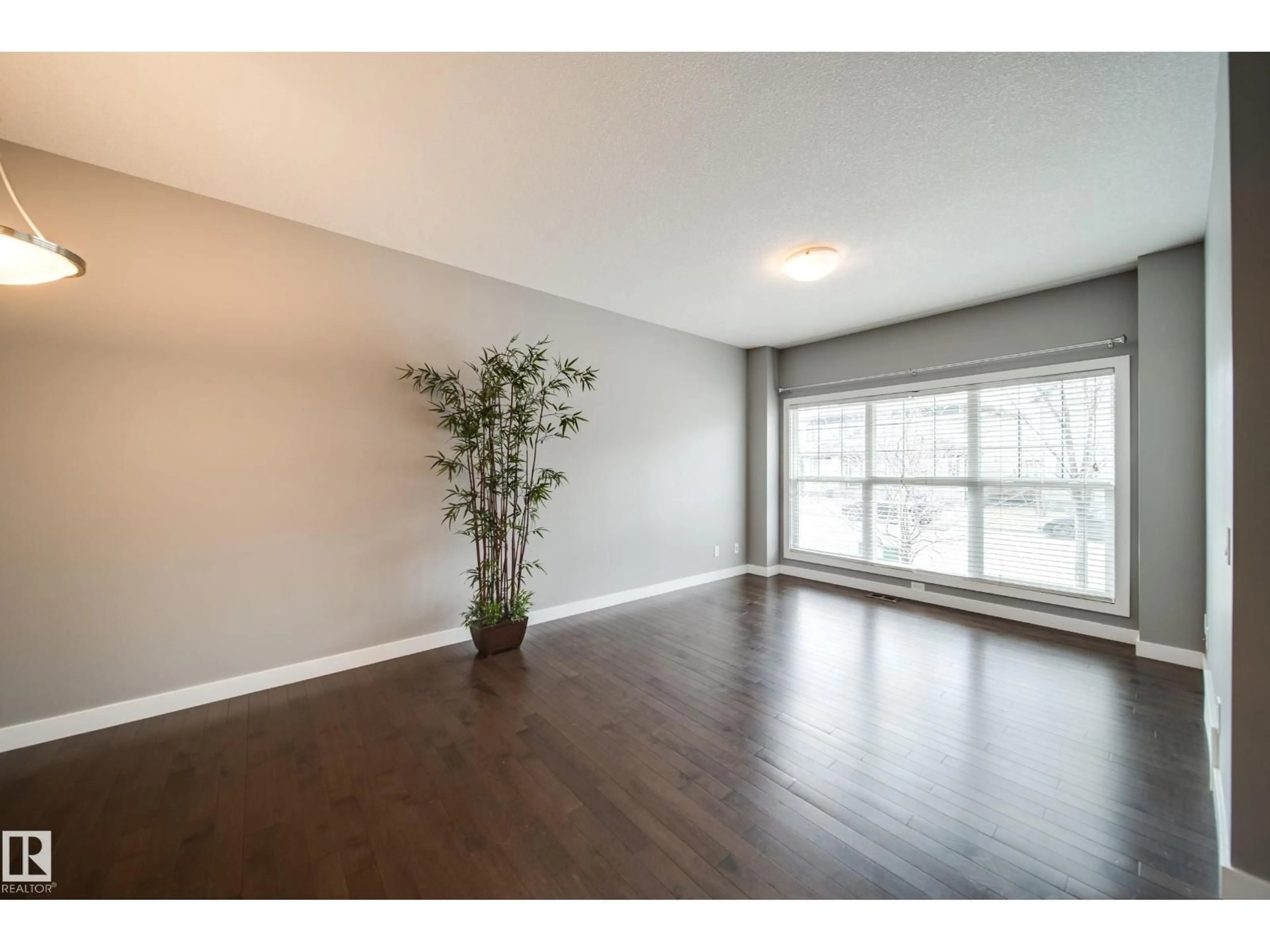 A pic of a room for 3112 PAISLEY RD, Edmonton Alberta T6W2W8