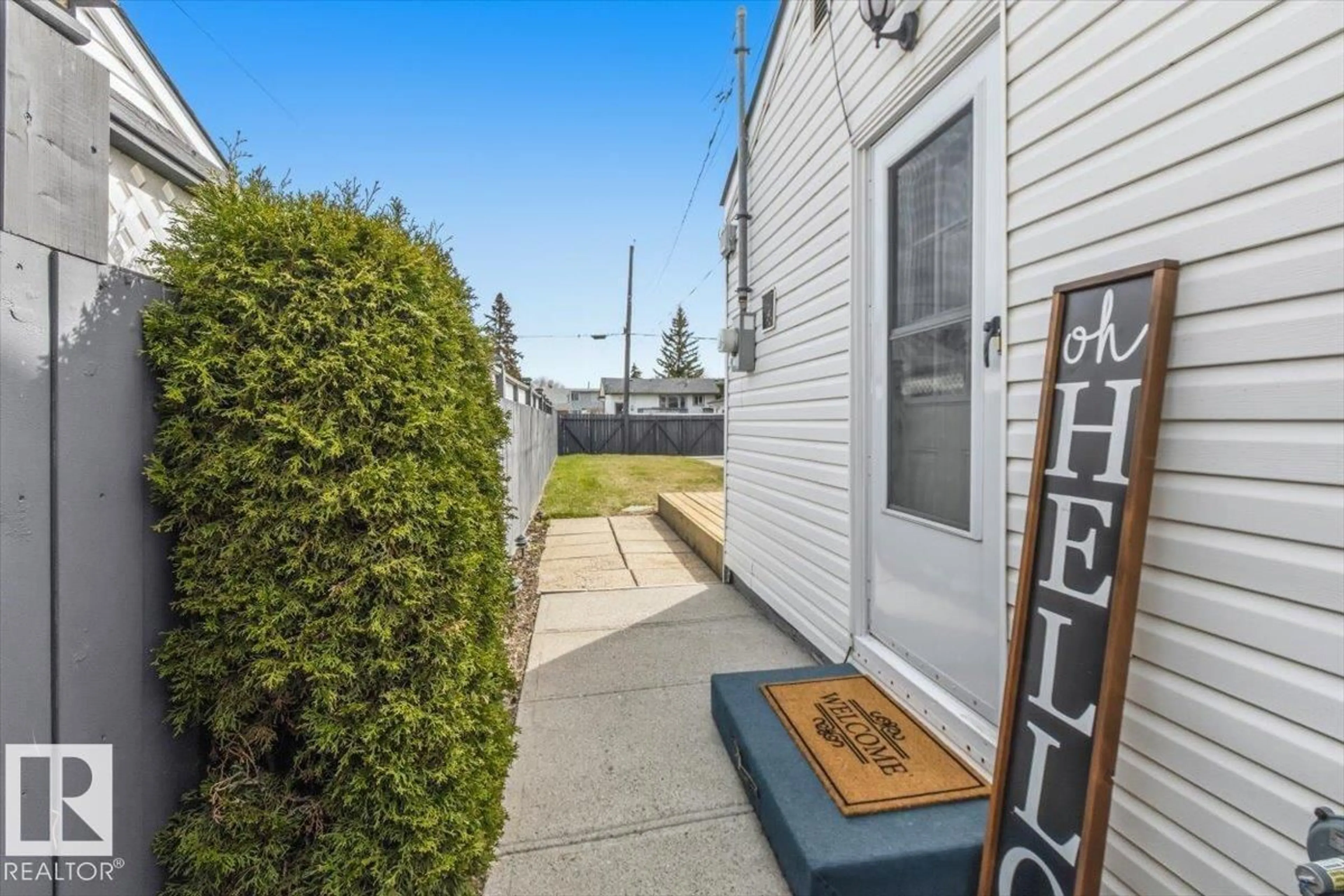 Patio, street for 13107 133 ST, Edmonton Alberta T5L1T2