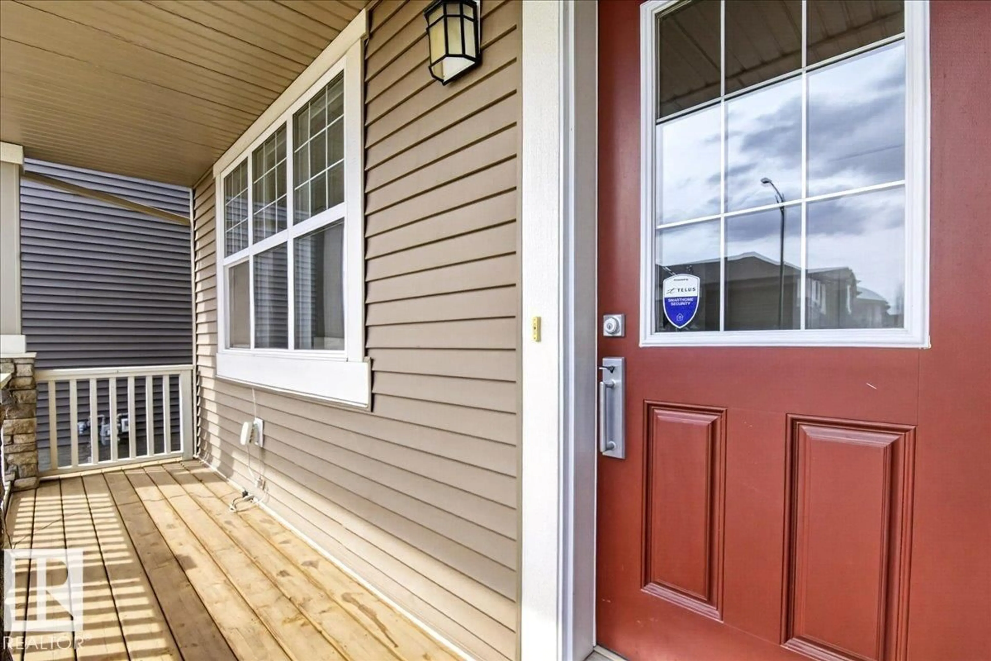 Indoor entryway for 2282 GLENRIDDING BV, Edmonton Alberta T6W3P5