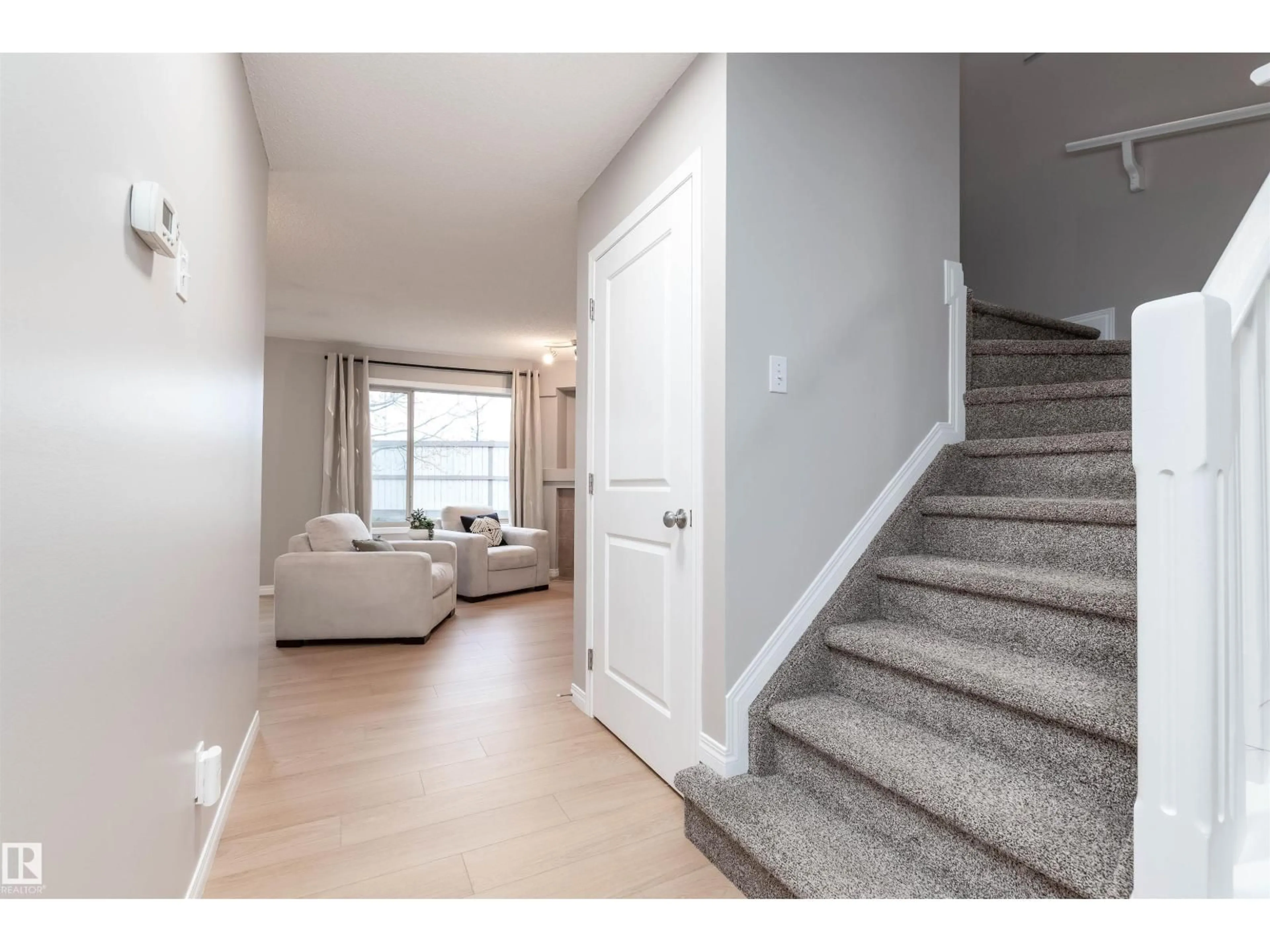 Indoor entryway for #223 - 223 SUMMERWOOD DR, Sherwood Park Alberta T8H0C5