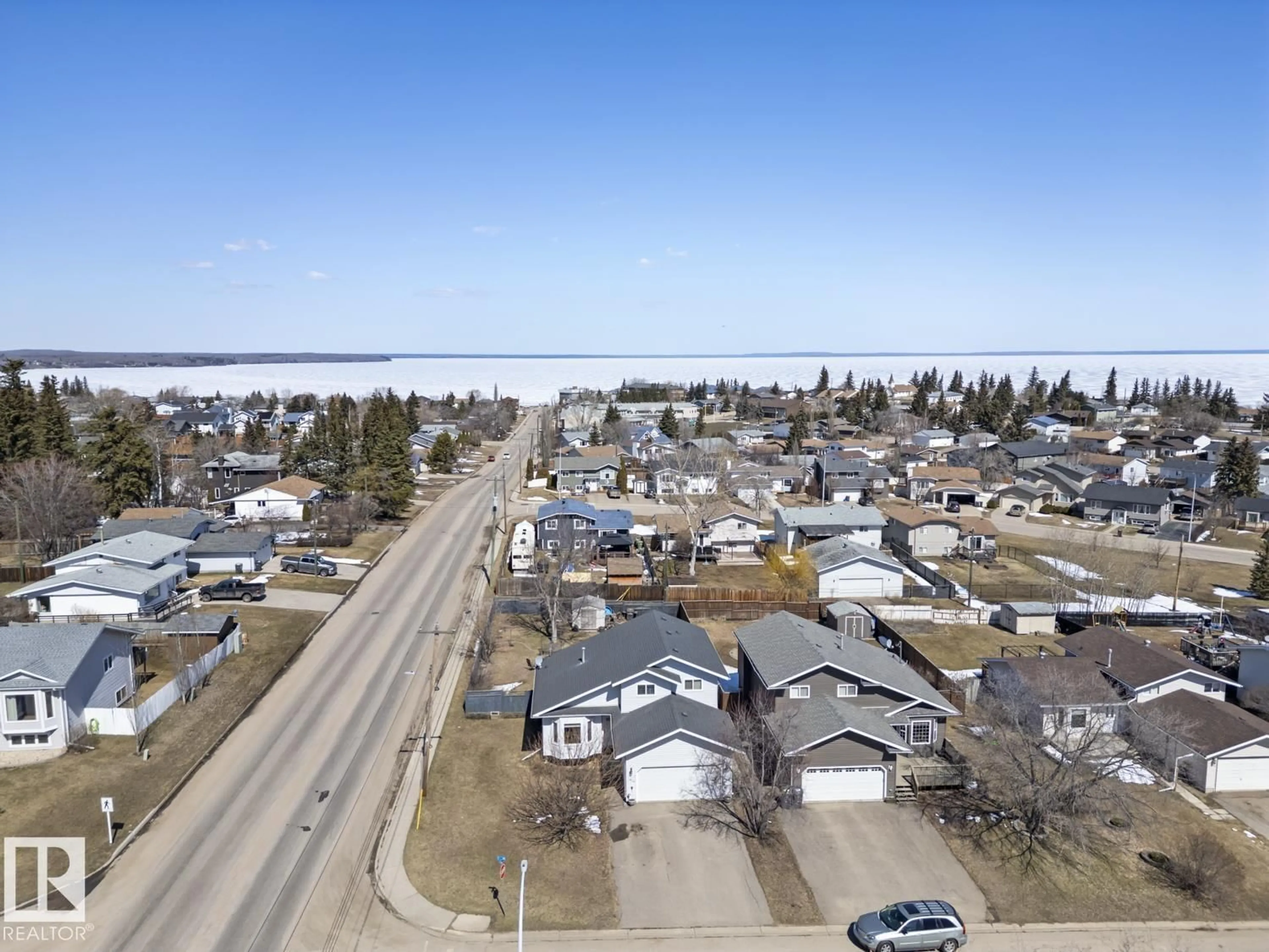 A pic from outside/outdoor area/front of a property/back of a property/a pic from drone, street for 1414 7 AV, Cold Lake Alberta T9M1B4