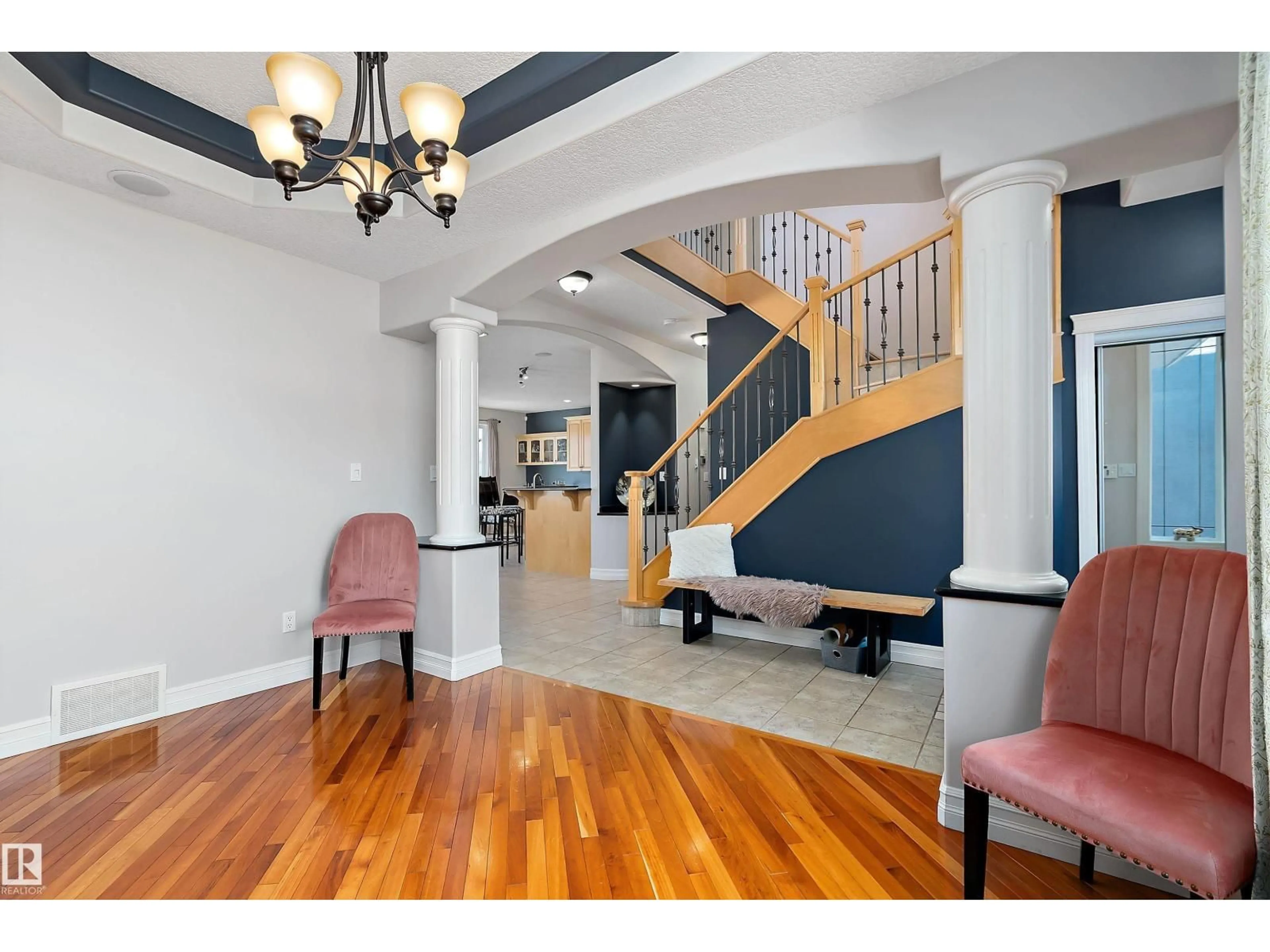 Indoor foyer for NW - 17807 111 ST, Edmonton Alberta T5X6J3