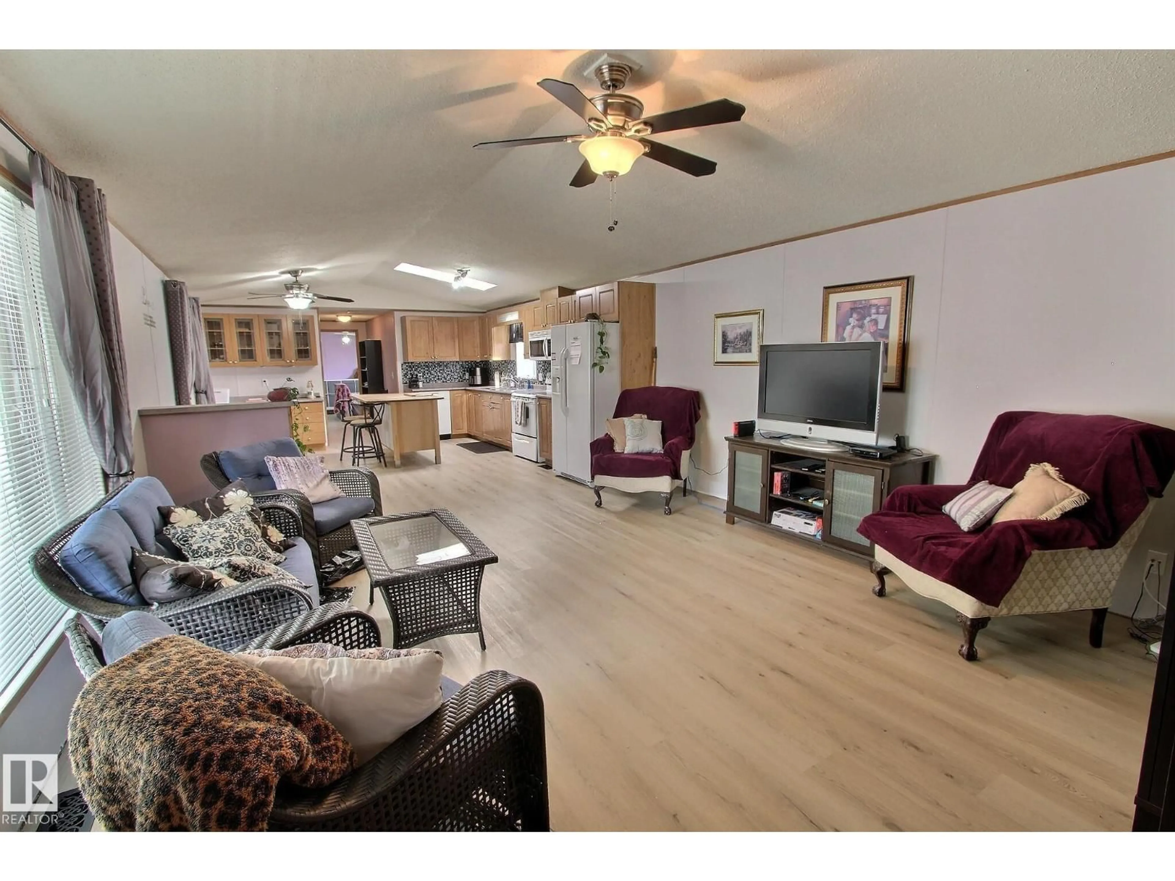 Living room with furniture, unknown for 446 - 53222 RR 272, Rural Parkland County Alberta T7X3P6