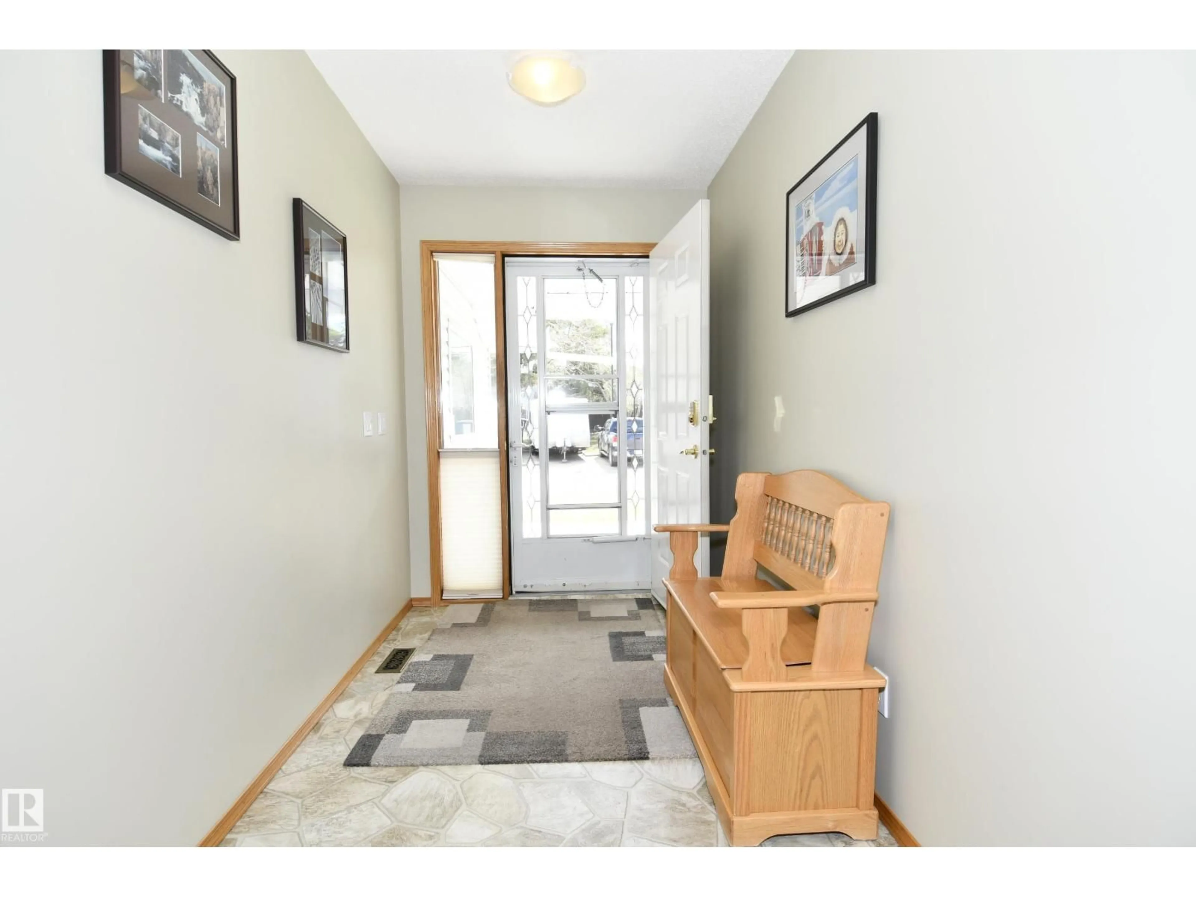 Indoor entryway for 103 LAKESIDE PL, Leduc Alberta T9E6P3
