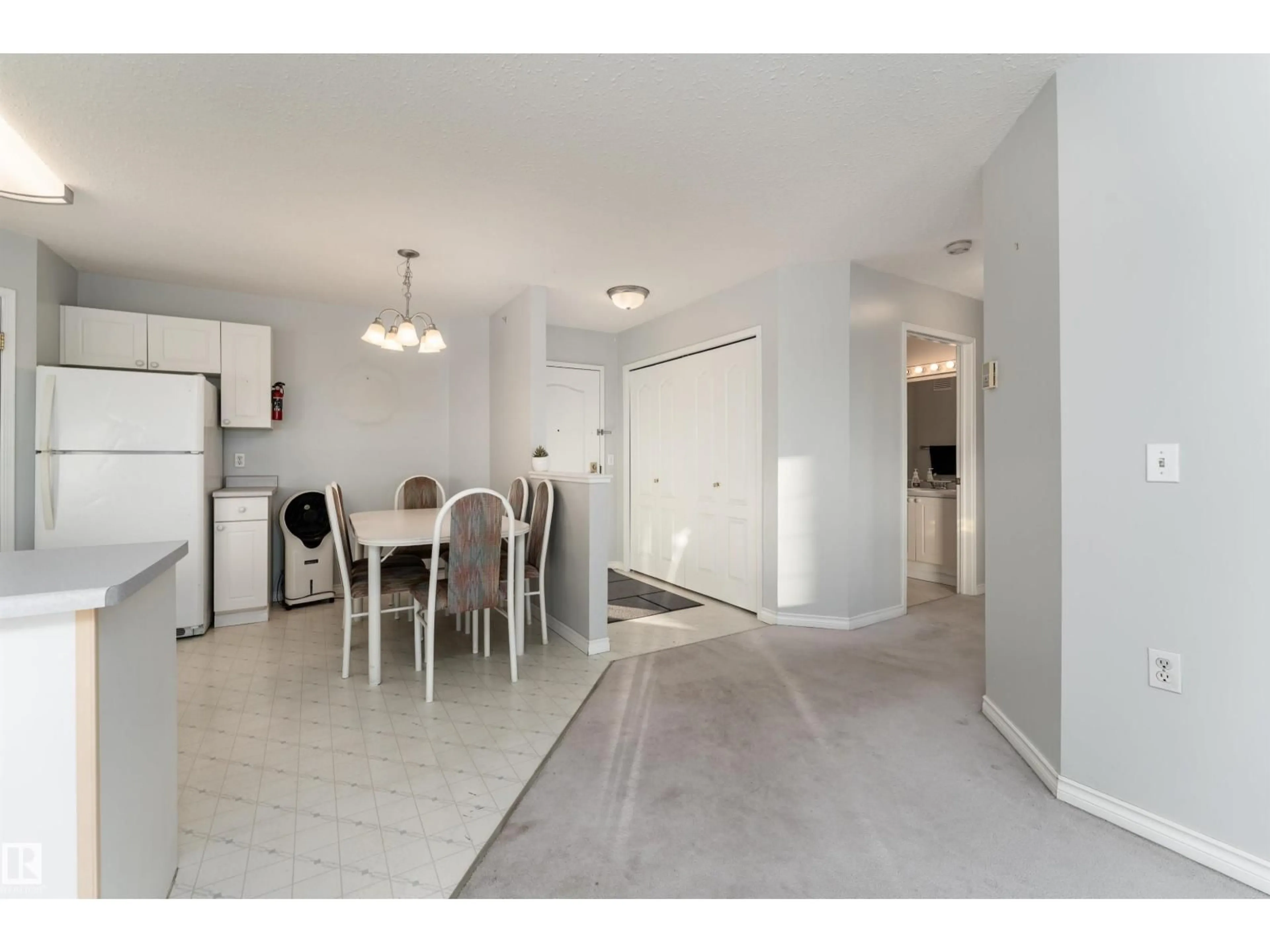 Dining room, ceramic/tile floor for 454 13441 127 ST NW, Edmonton Alberta T5L5B6