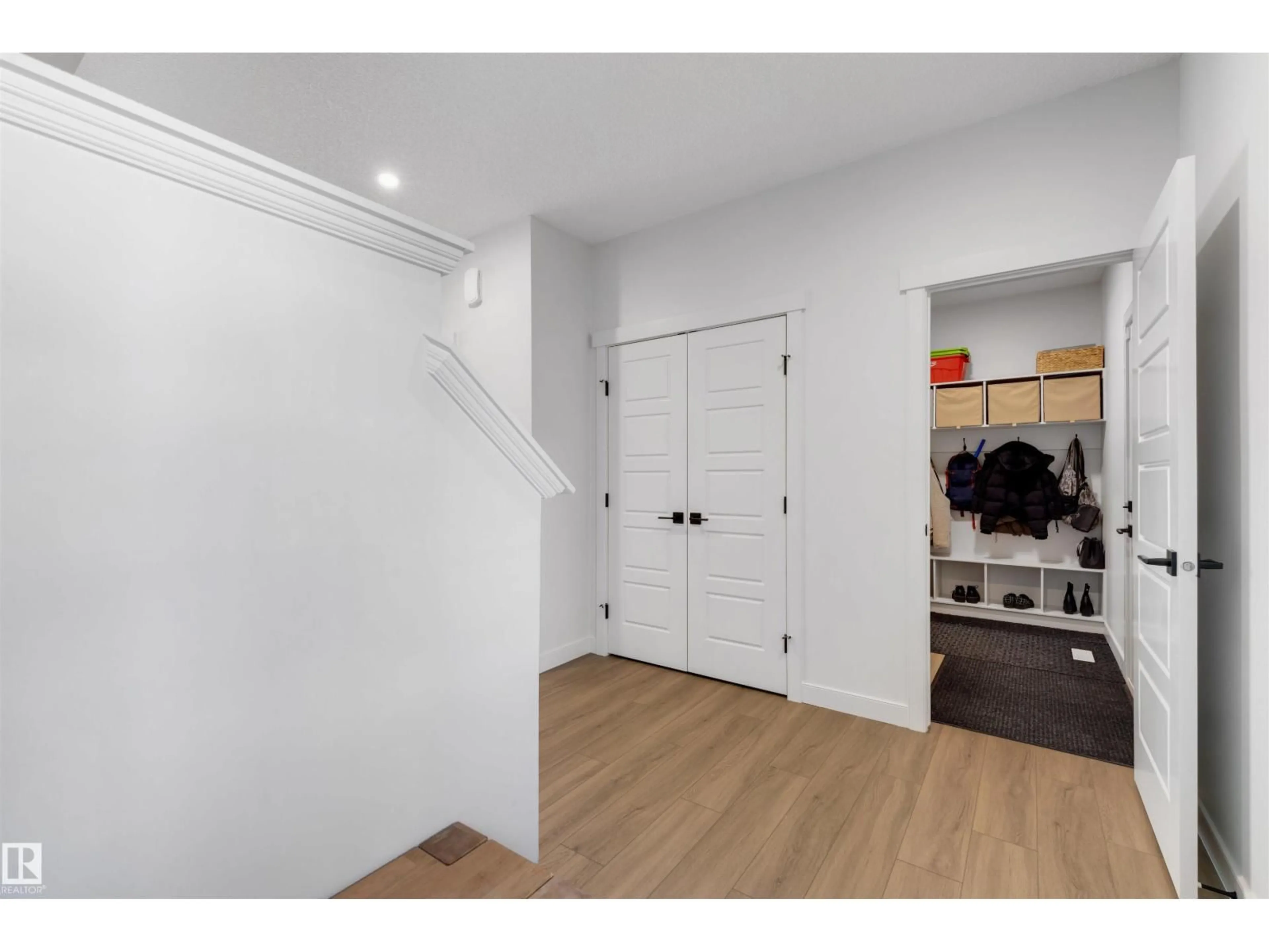 Indoor entryway for SW - 11987 34 AV, Edmonton Alberta T6W4Y2