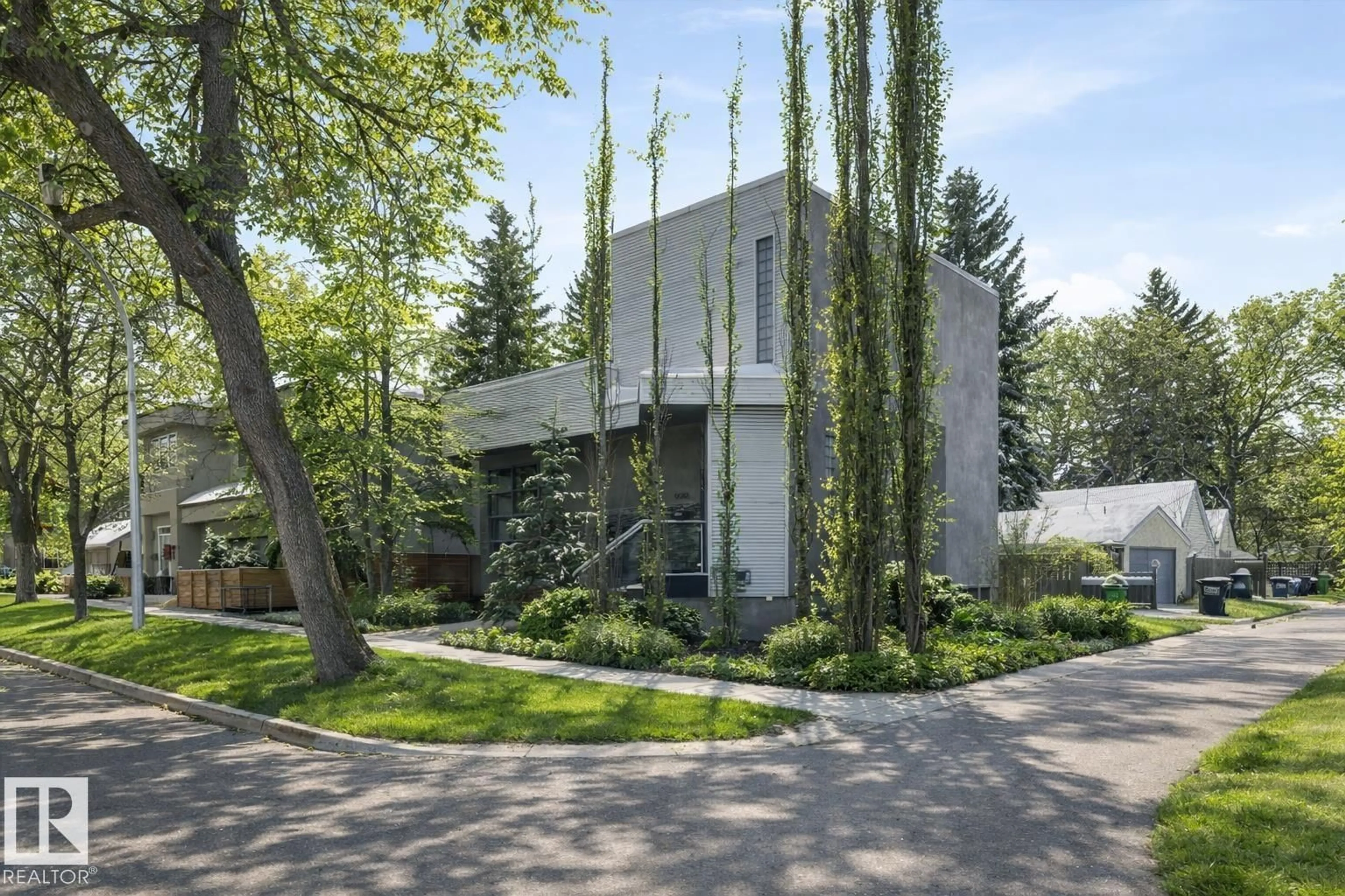 Unknown for 9012 98 ST, Edmonton Alberta T6E3M5