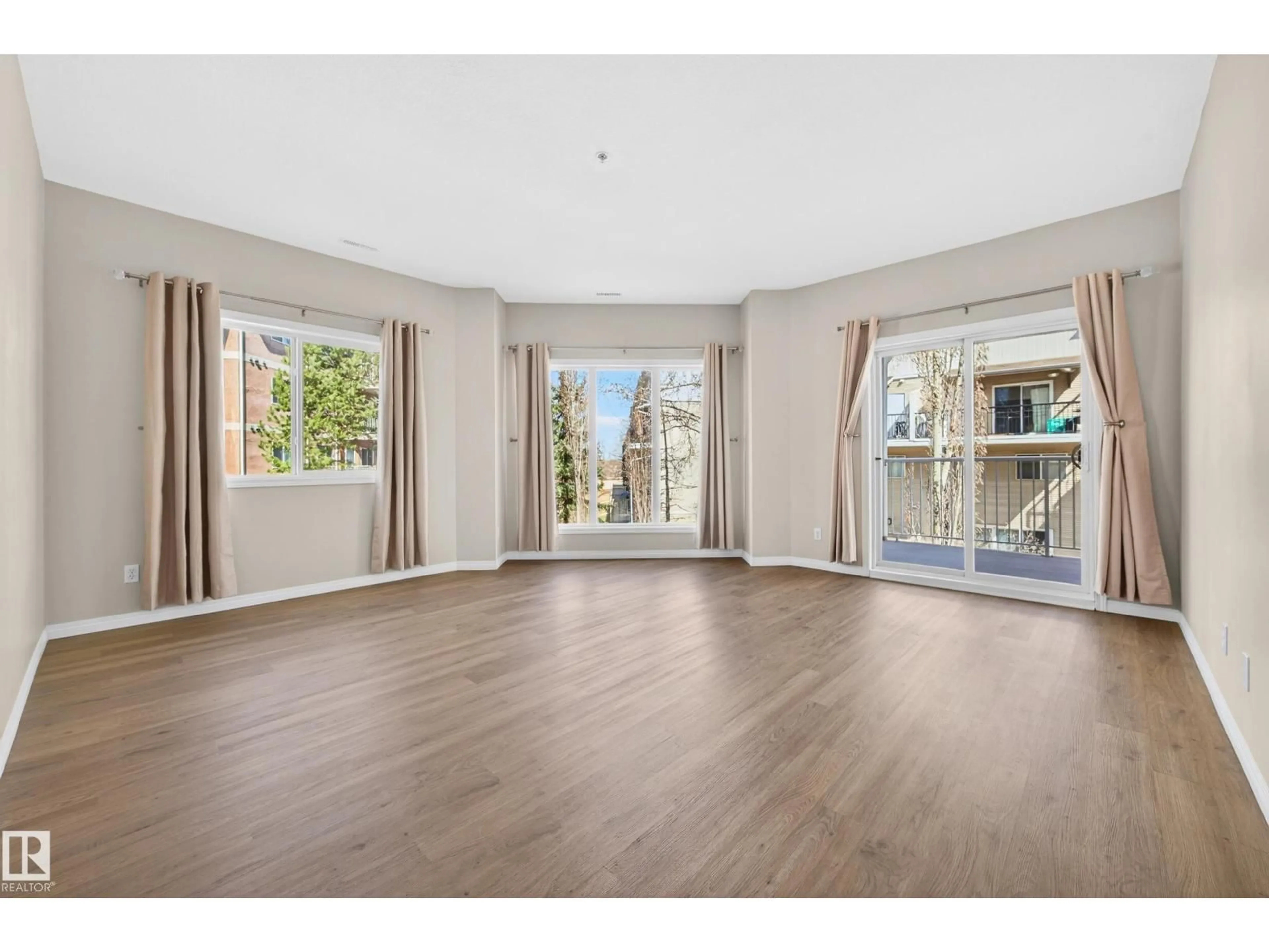A pic of a room for 222 - 4304 139 AV, Edmonton Alberta T5Y0H6
