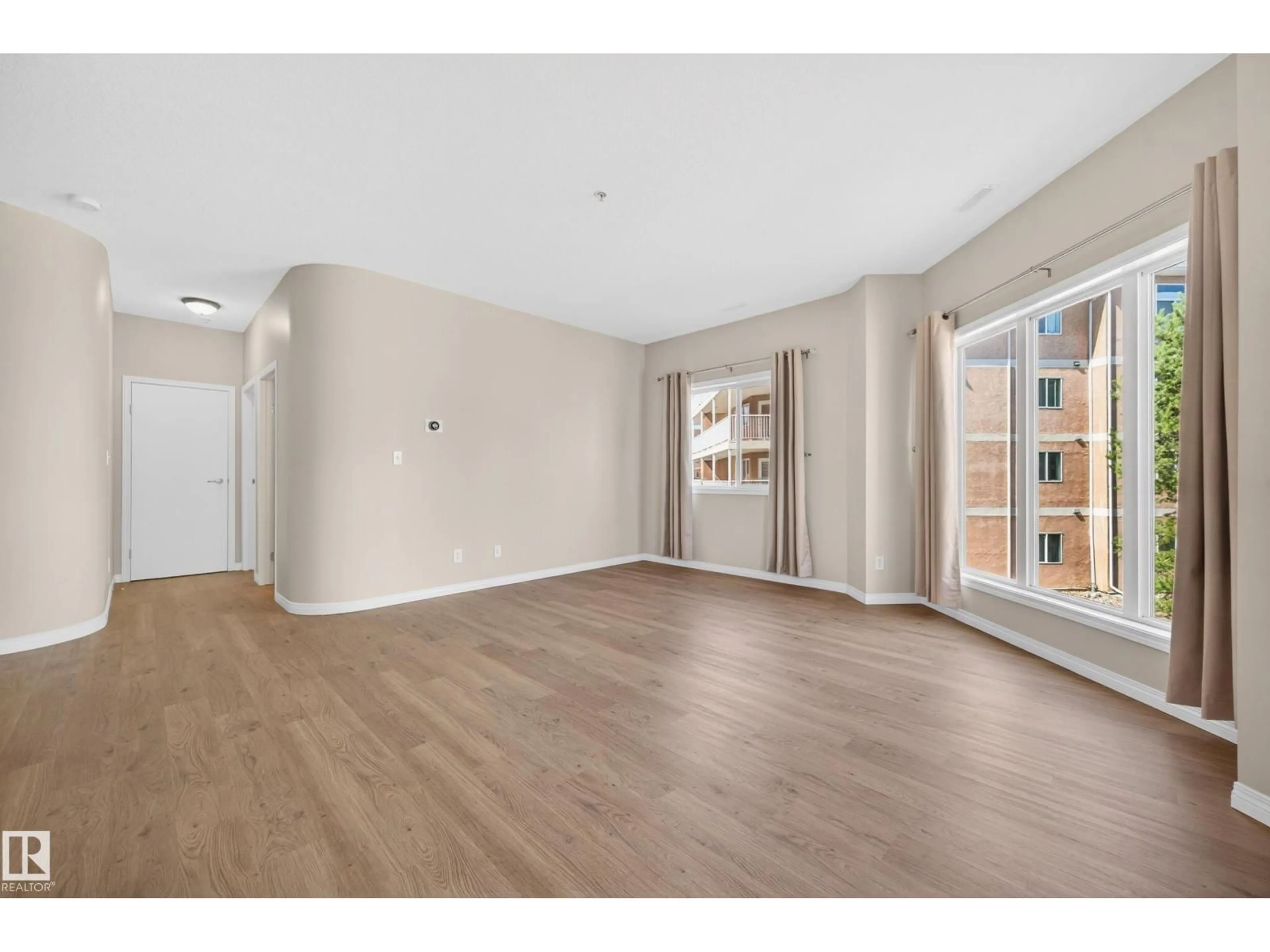 A pic of a room for 222 - 4304 139 AV, Edmonton Alberta T5Y0H6