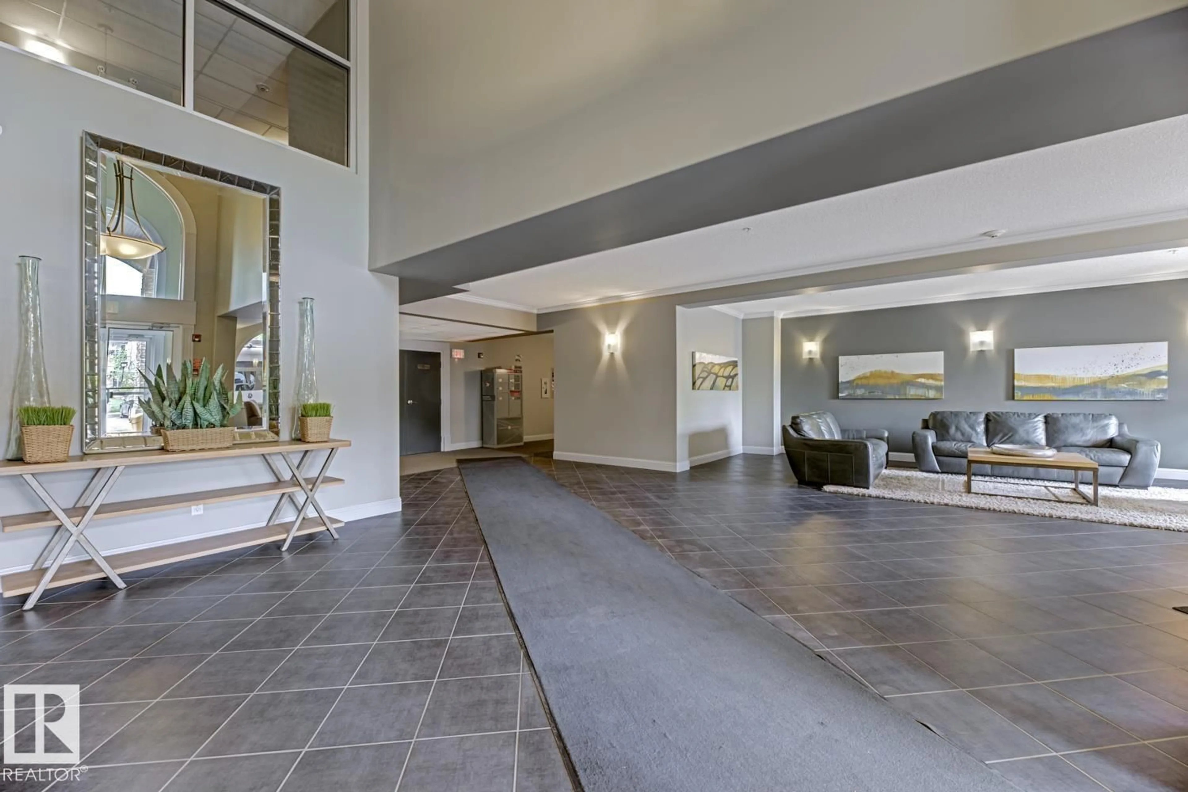 Indoor foyer for #111 - 14604 125 ST, Edmonton Alberta T5X0B4
