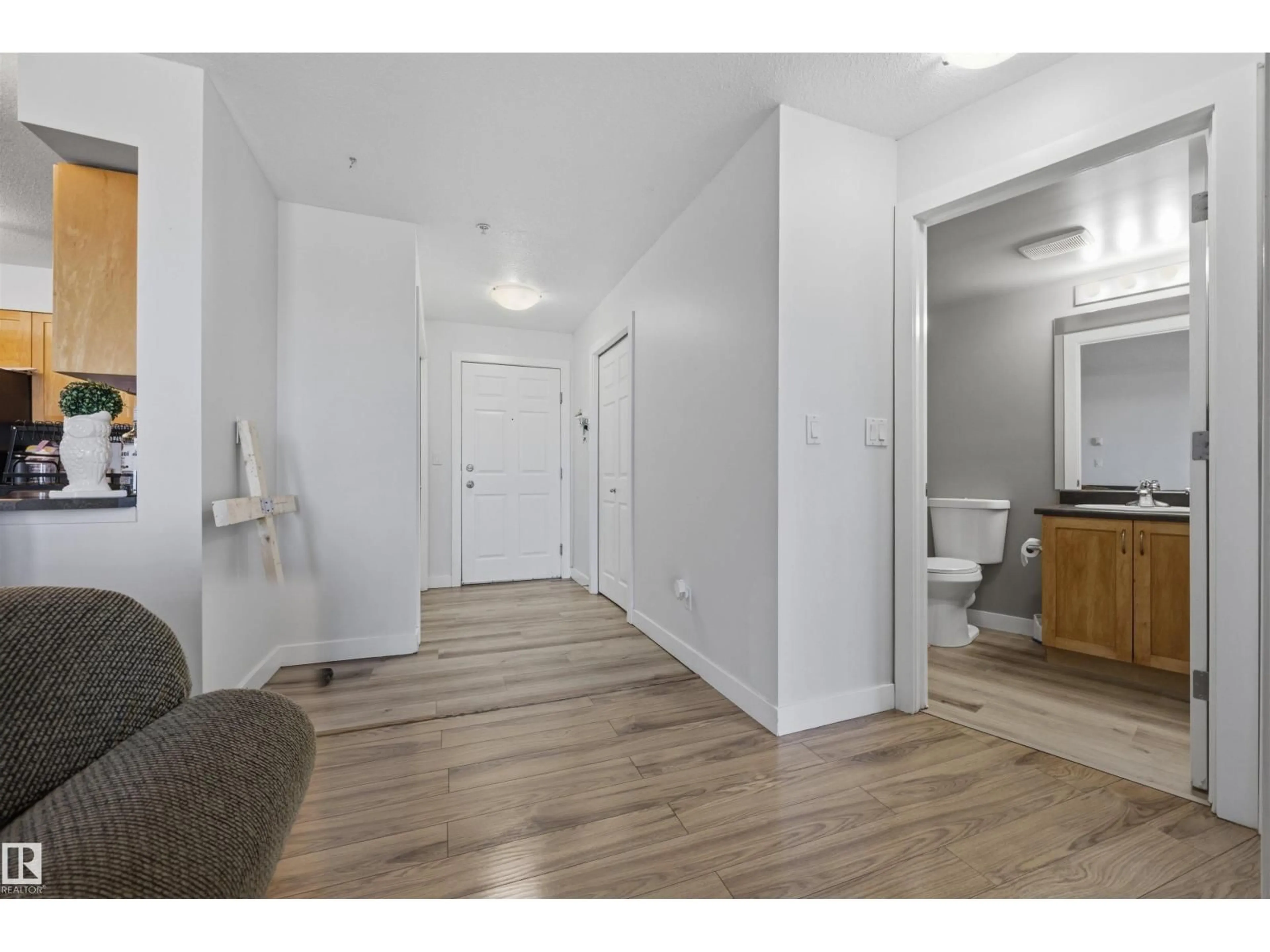 Indoor entryway for 920 - 116 156 ST, Edmonton Alberta T6R2N6