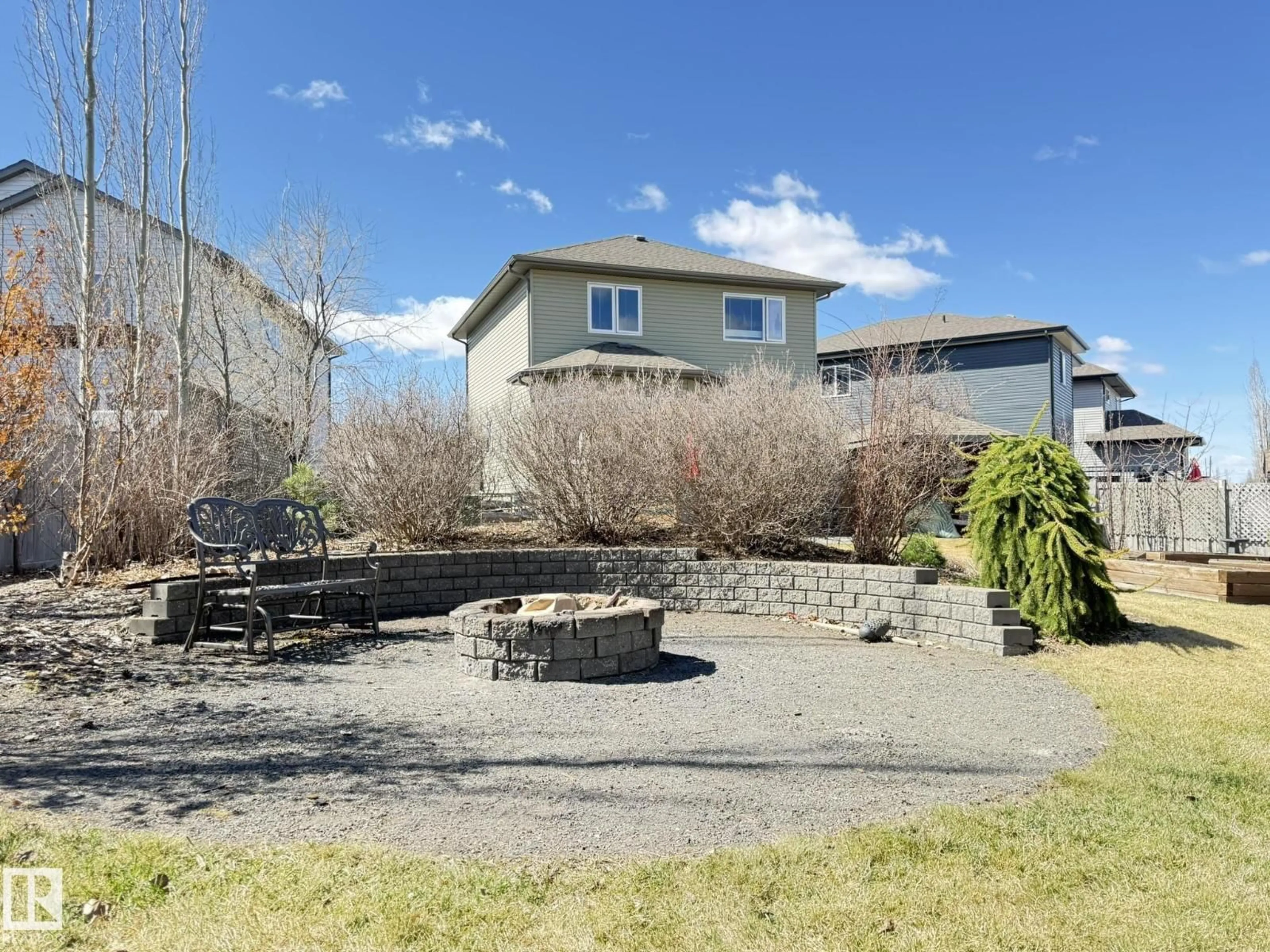 A pic from outside/outdoor area/front of a property/back of a property/a pic from drone, mountain view for 43 SELKIRK PL, Leduc Alberta T9E0L4