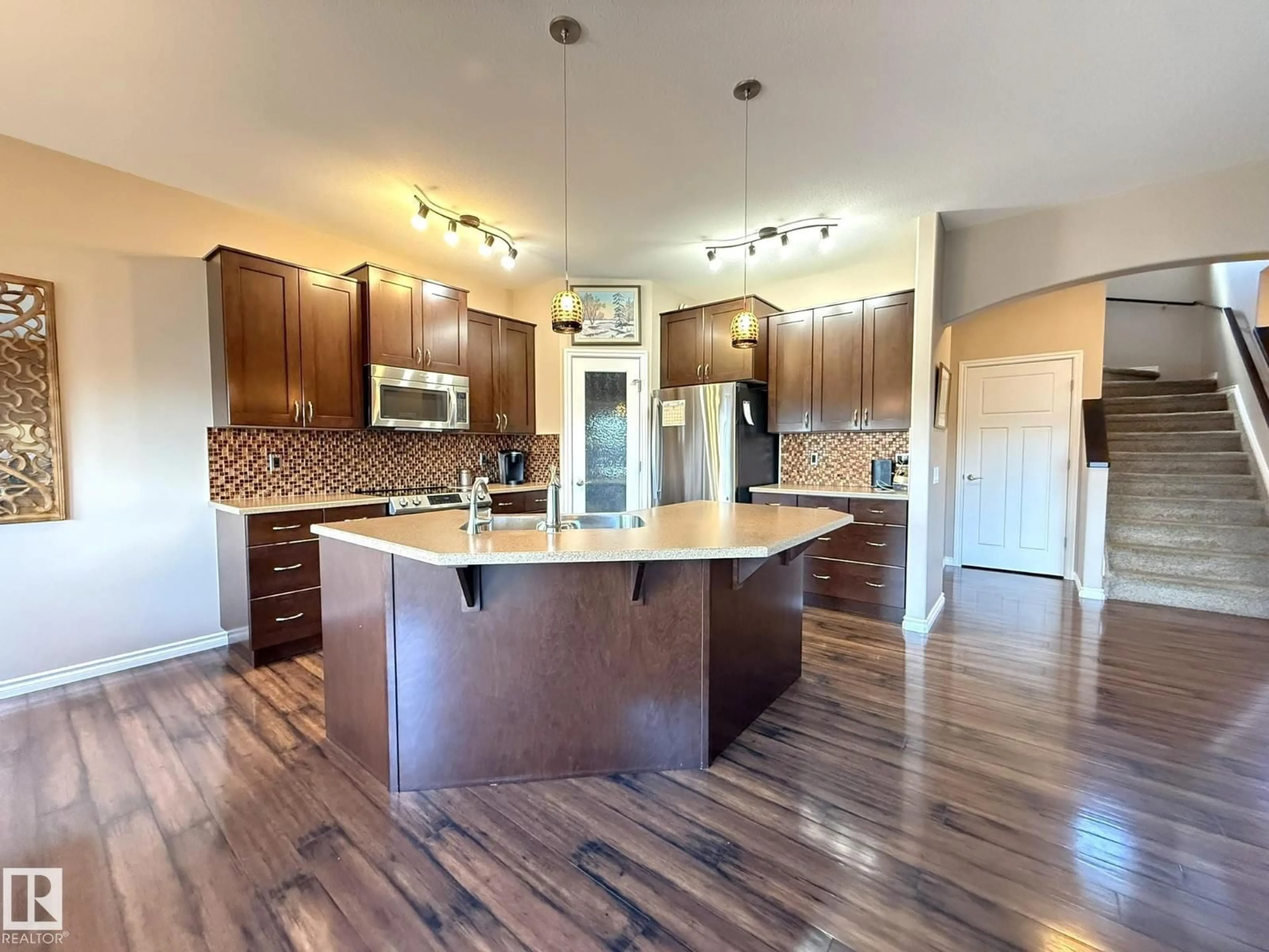 Open concept kitchen, unknown for 43 SELKIRK PL, Leduc Alberta T9E0L4