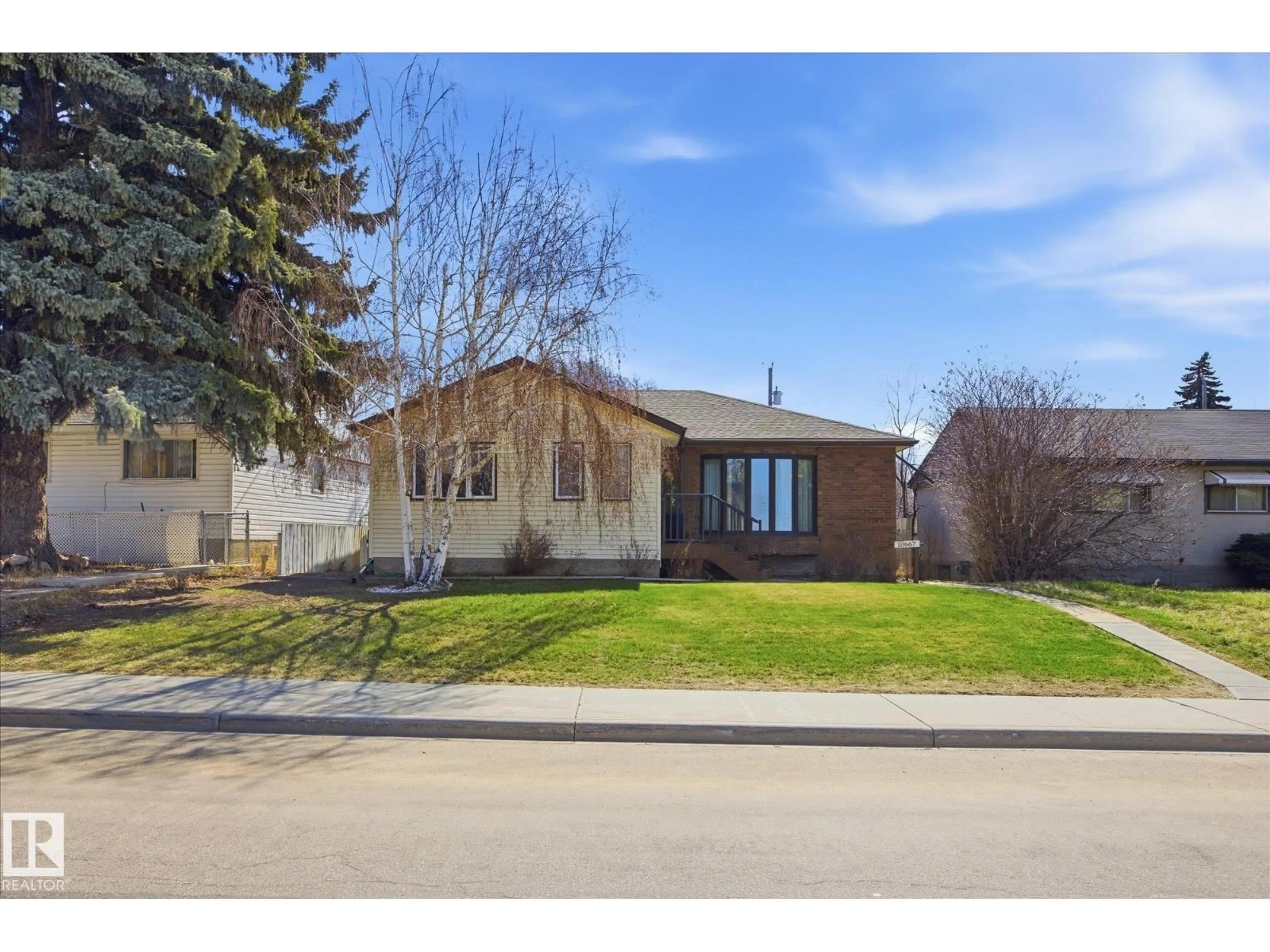Unknown for 10667 65 ST, Edmonton Alberta T6A2N9