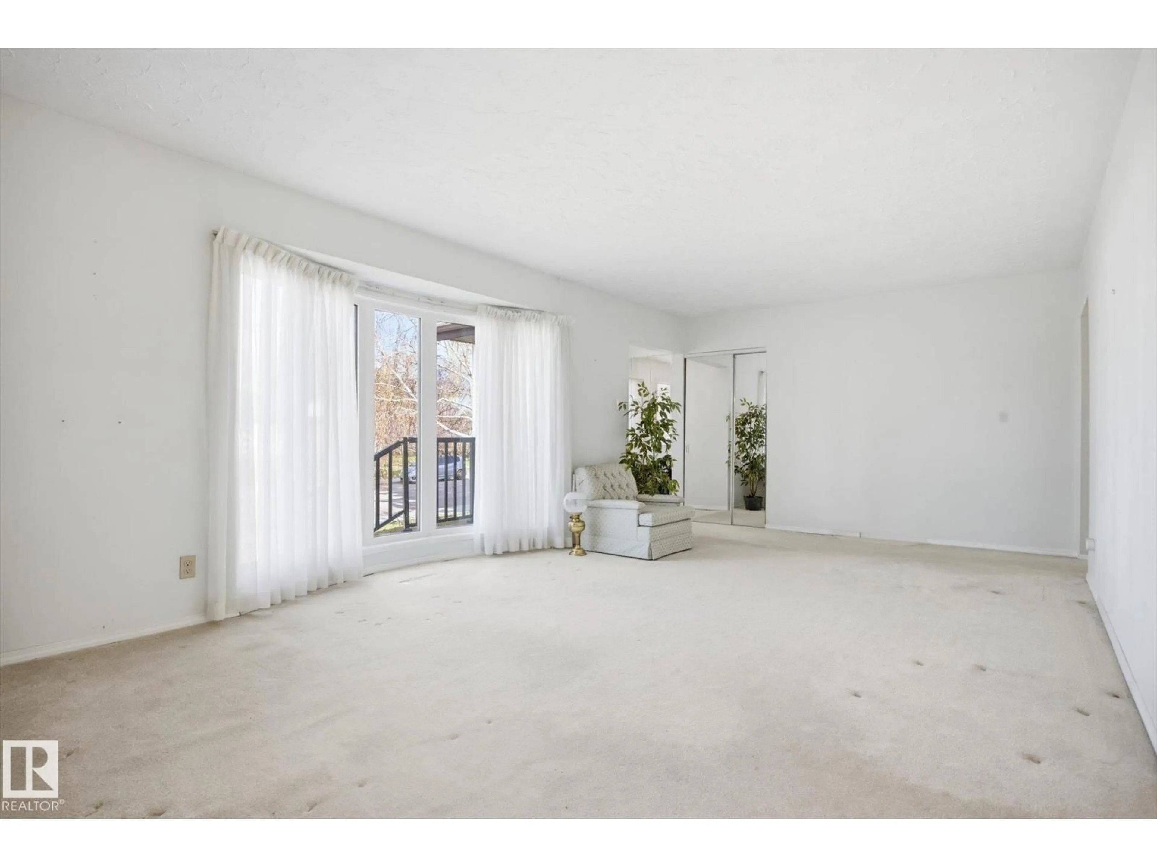 A pic of a room for 10667 65 ST, Edmonton Alberta T6A2N9