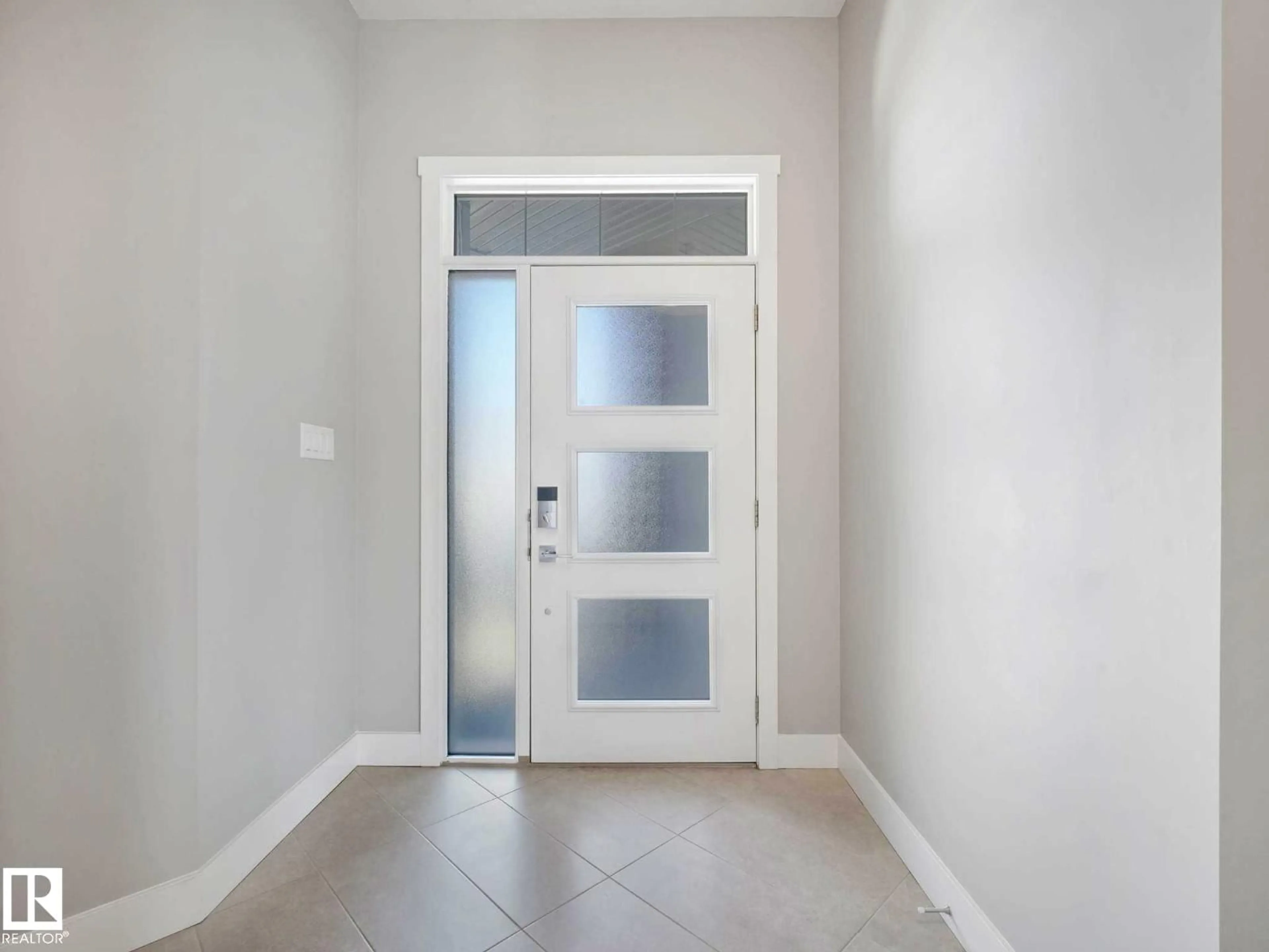 Indoor entryway for NW - 7515 173 AV, Edmonton Alberta T5Z0J6