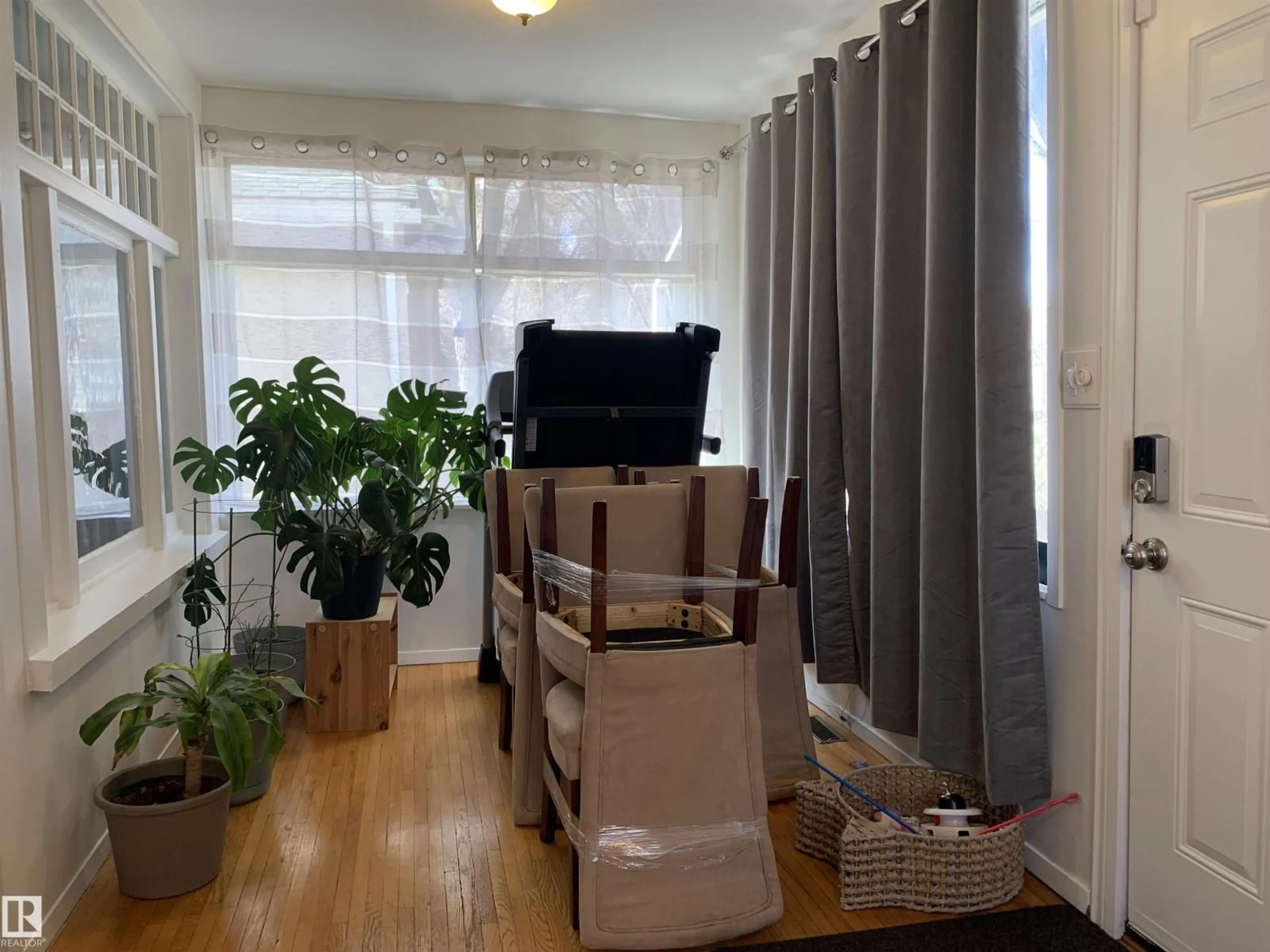 A pic of a room for NW - 11305 89 ST, Edmonton Alberta T5B3T5