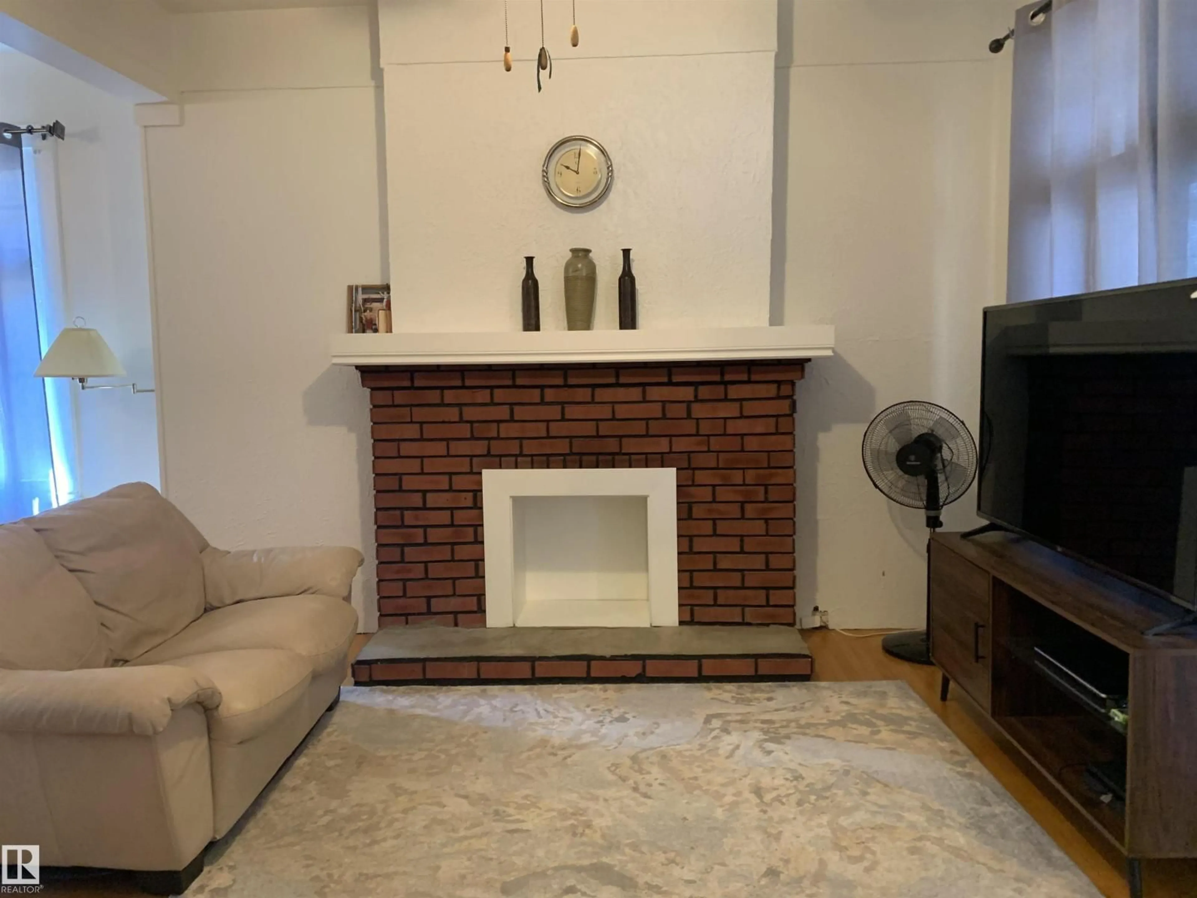 Living room with furniture, unknown for NW - 11305 89 ST, Edmonton Alberta T5B3T5