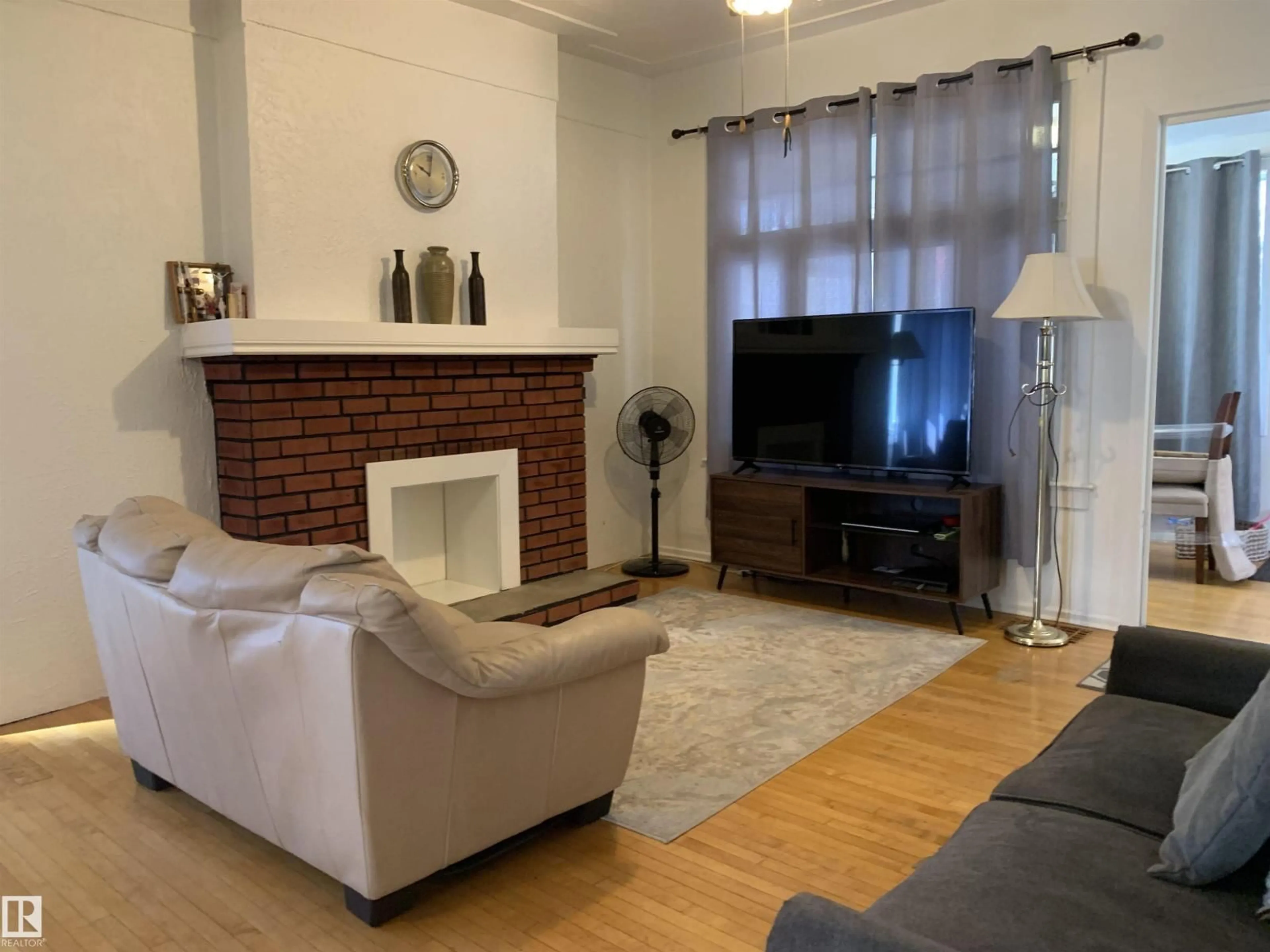 Living room with furniture, unknown for NW - 11305 89 ST, Edmonton Alberta T5B3T5