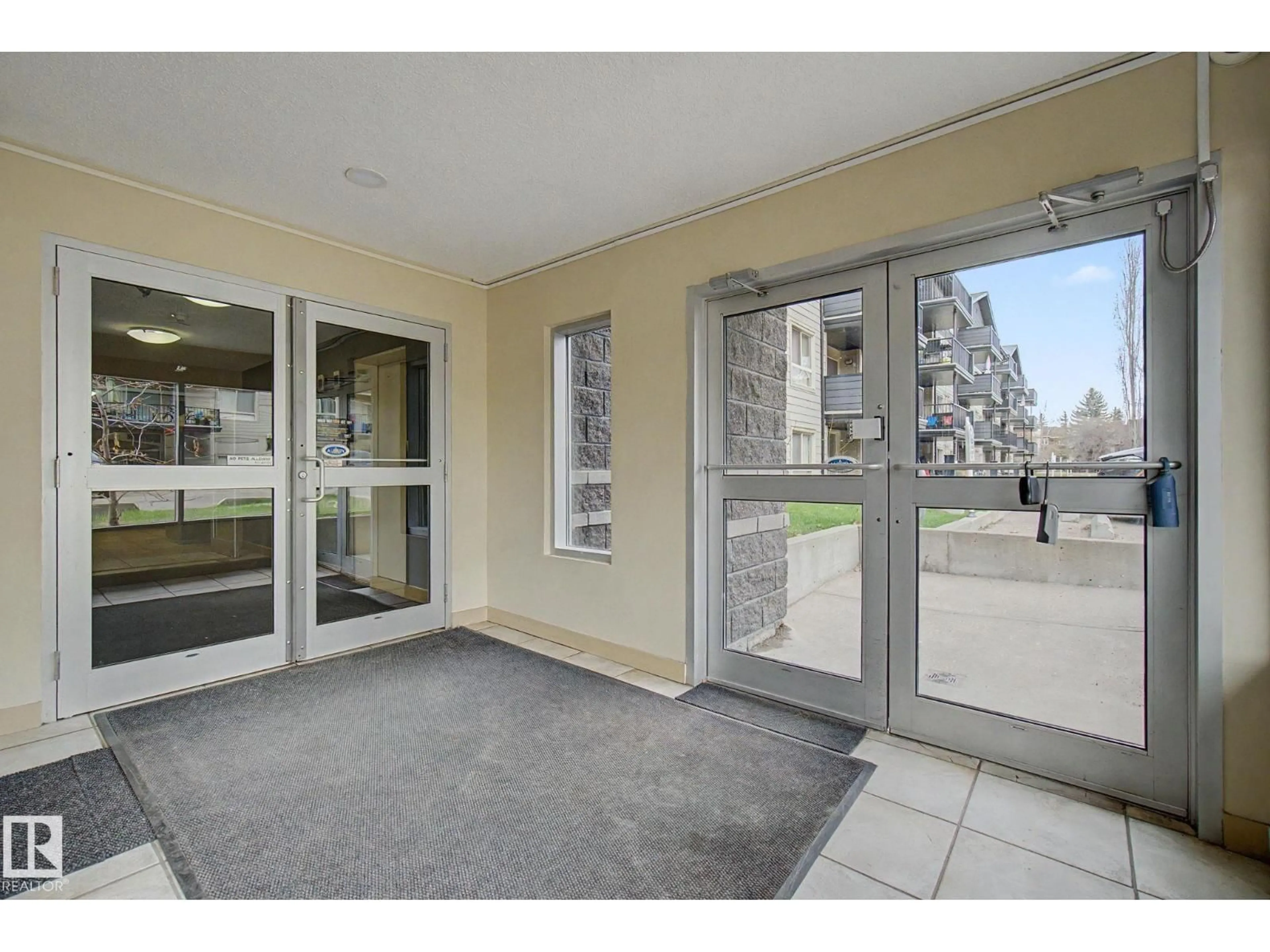 Unknown for 214 - 17011 67 AV NW, Edmonton Alberta T5T6Y6