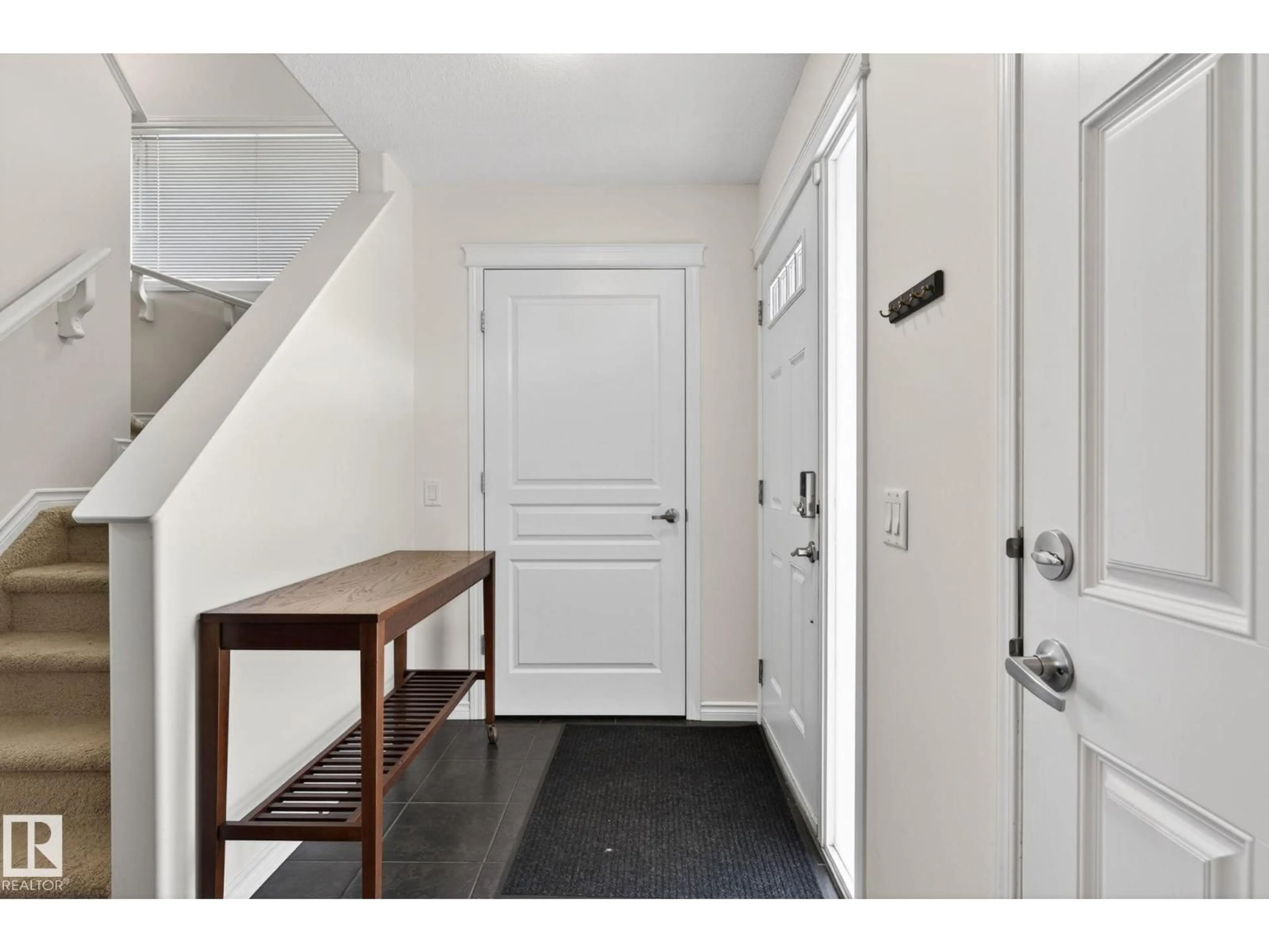 Indoor entryway for 21722 99A AV, Edmonton Alberta T5T4T5