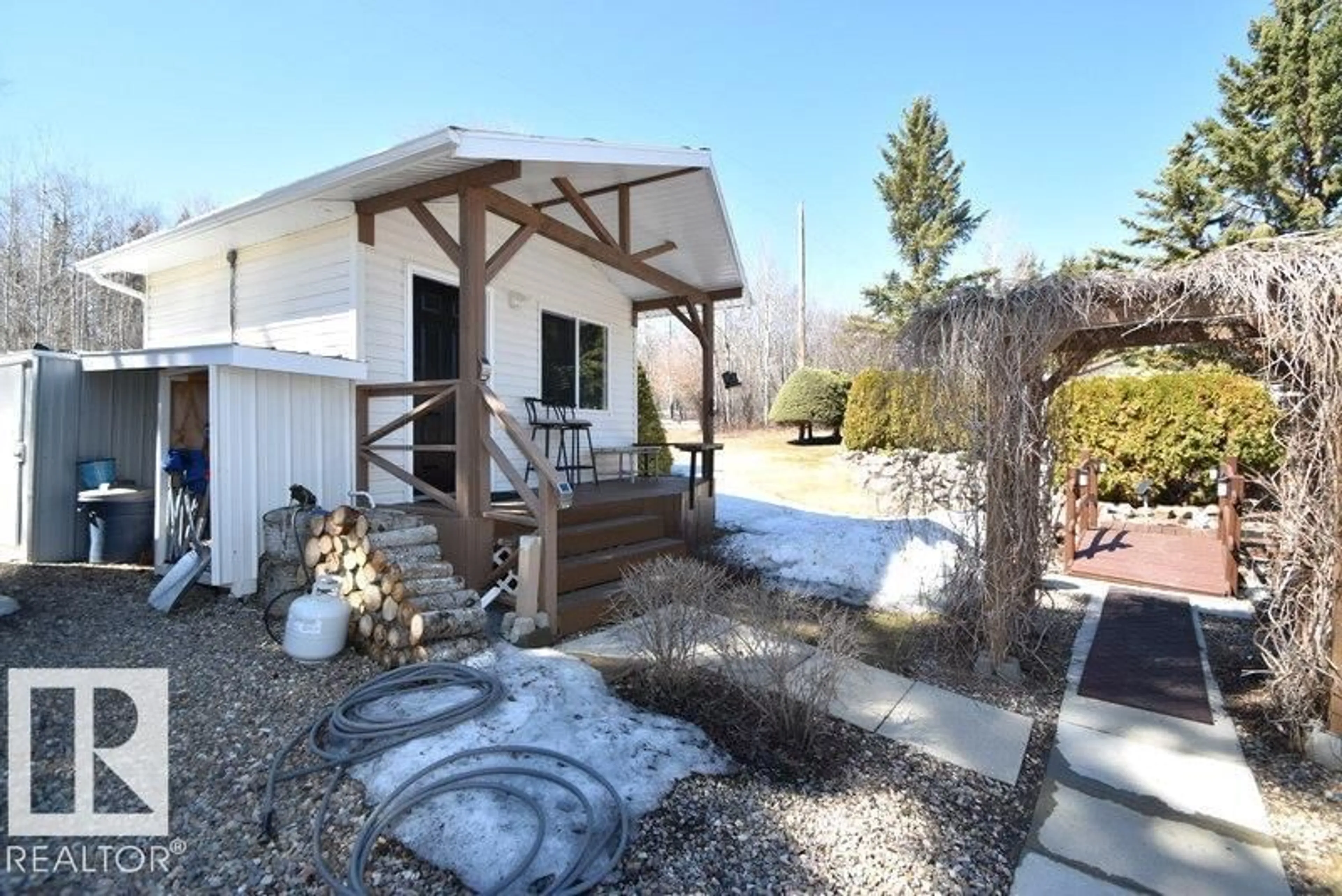 Patio, unknown for 64 ROBIN LANE, Rural Athabasca County Alberta T0A0M0