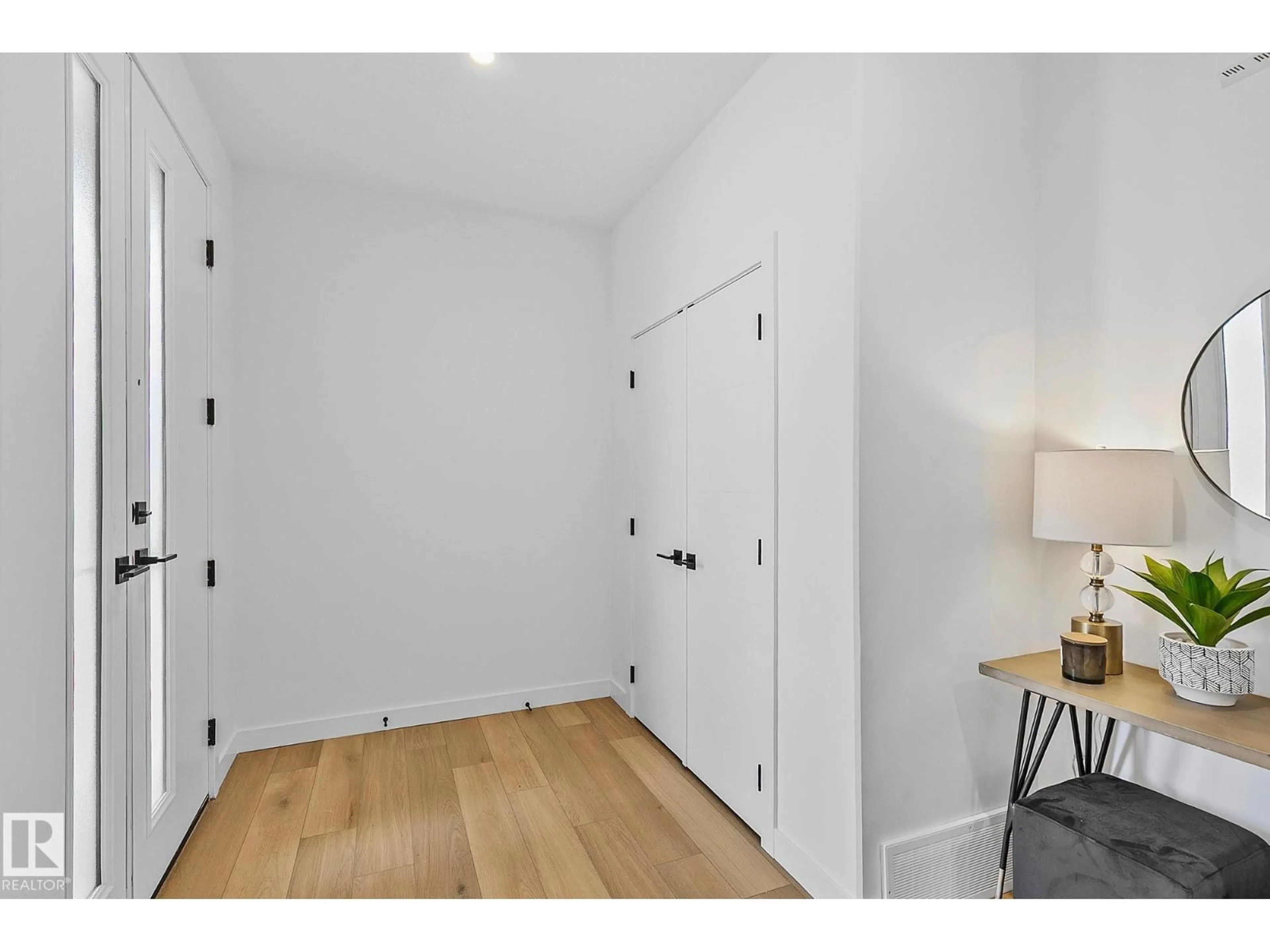 Indoor entryway for 161 GRAYBRIAR DR, Stony Plain Alberta T7Z0M7