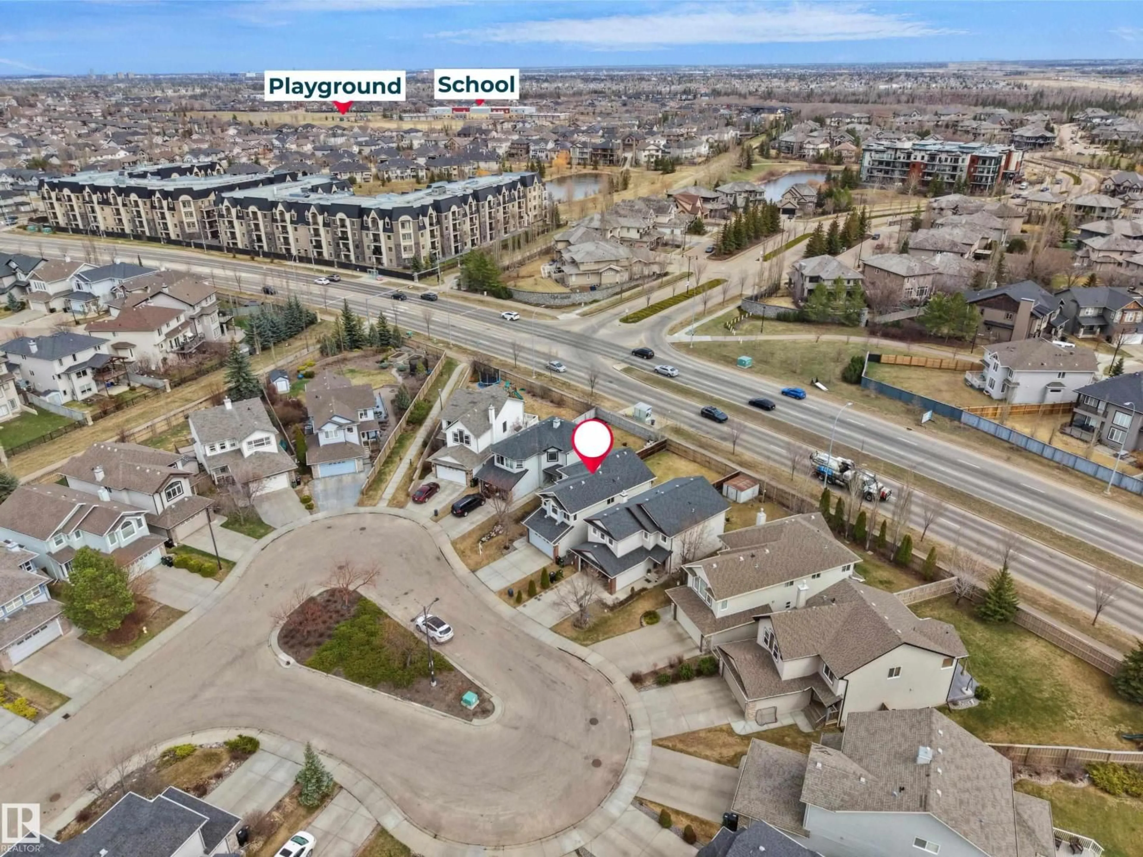 A pic from outside/outdoor area/front of a property/back of a property/a pic from drone, street for NW - 7407 SINGER LANDING LD, Edmonton Alberta T6R3S2