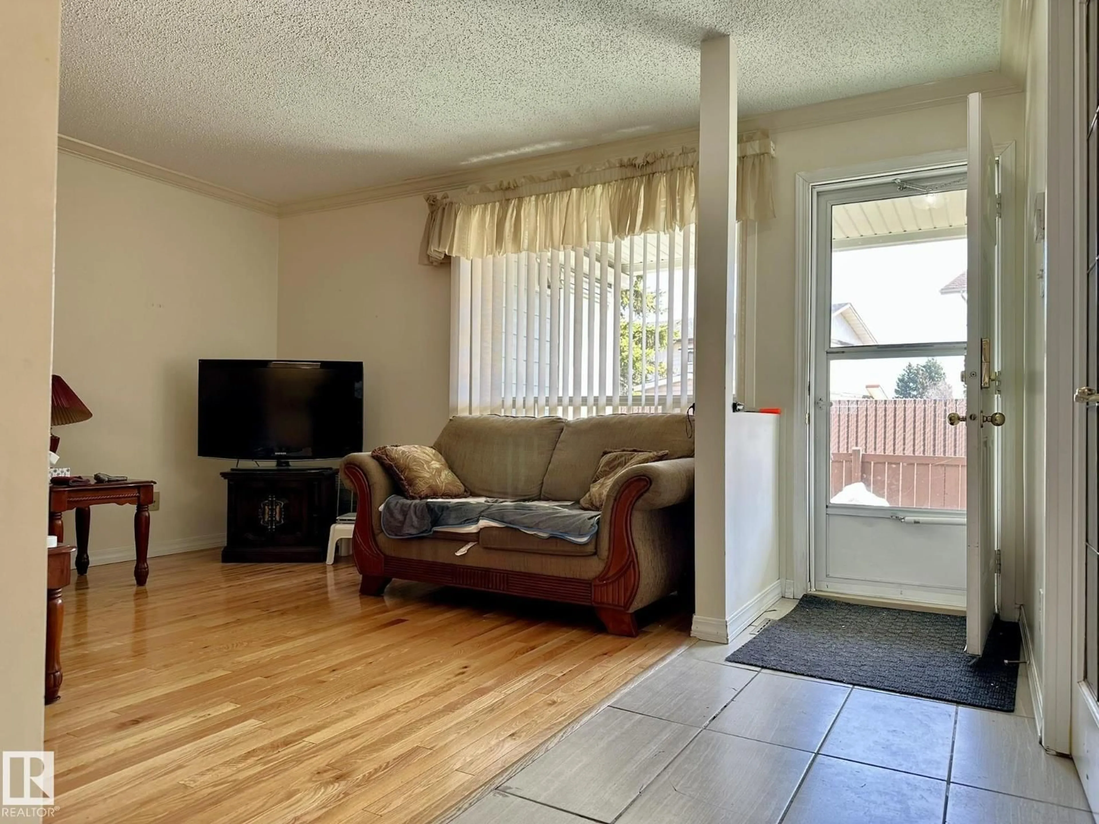 A pic of a room for NW - 2304 151 AV, Edmonton Alberta T5Y2L1