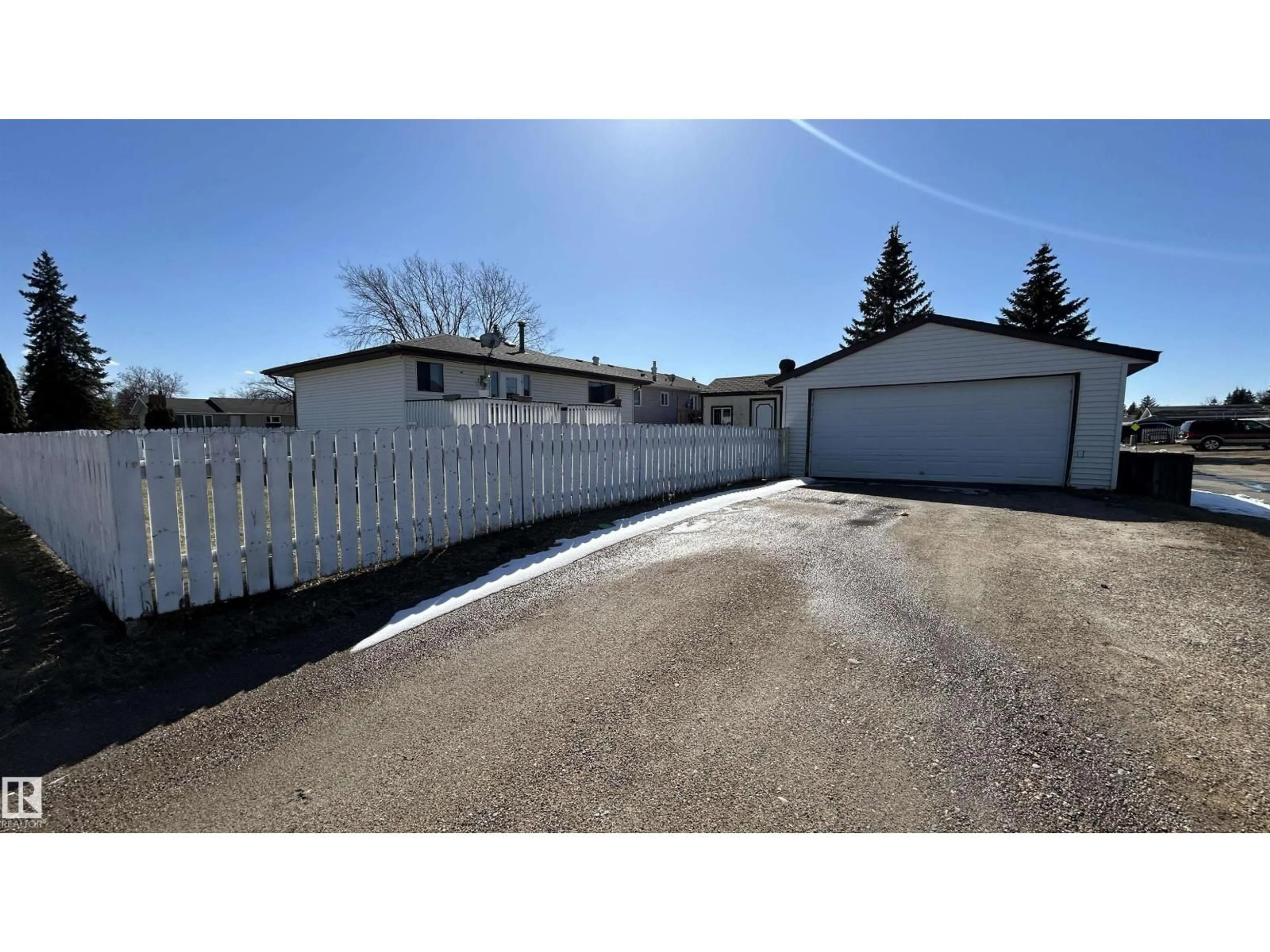 A pic from outside/outdoor area/front of a property/back of a property/a pic from drone, street for 4401 44 AV, Bonnyville Town Alberta T9N1X1