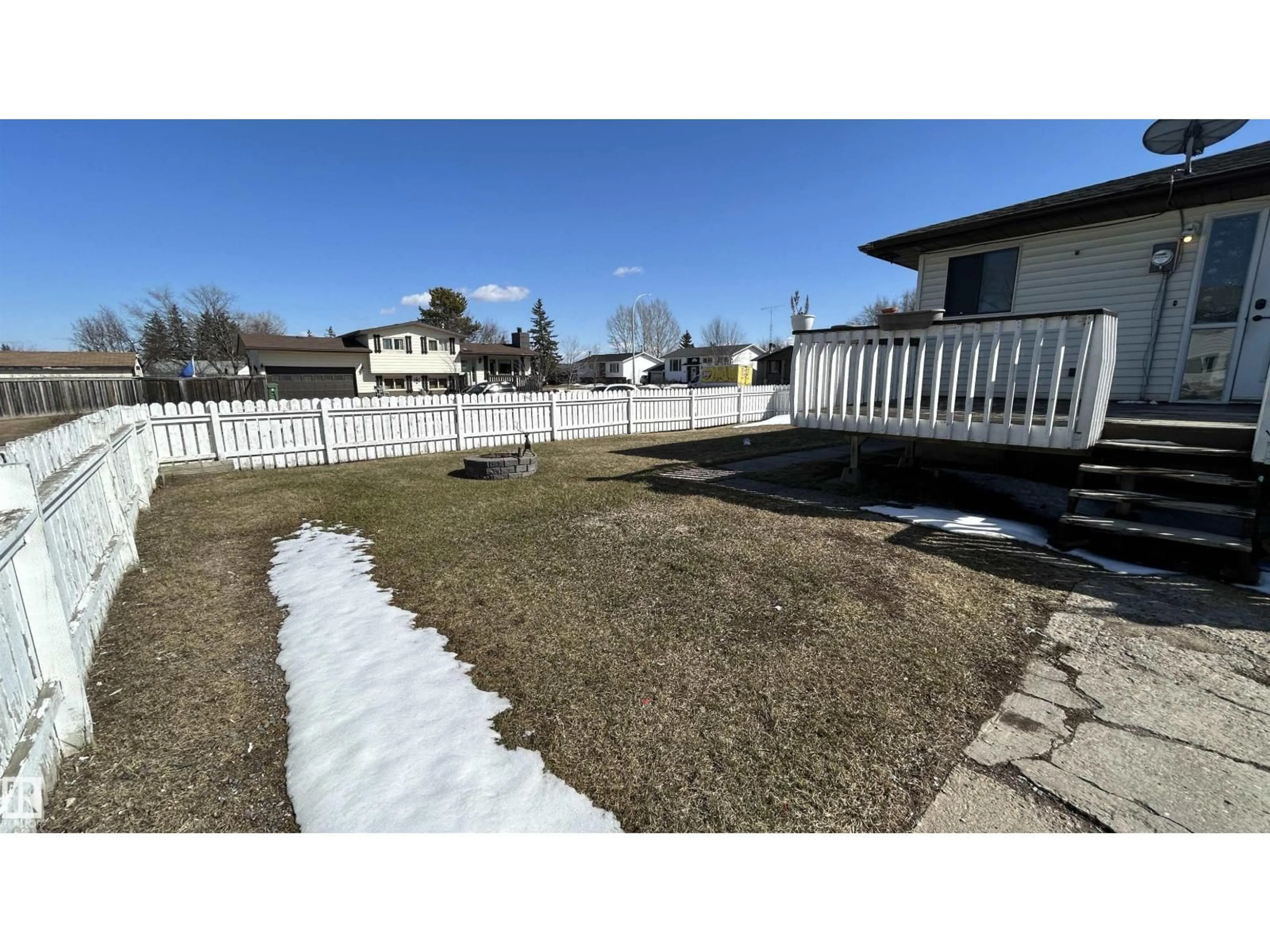 A pic from outside/outdoor area/front of a property/back of a property/a pic from drone, unknown for 4401 44 AV, Bonnyville Town Alberta T9N1X1