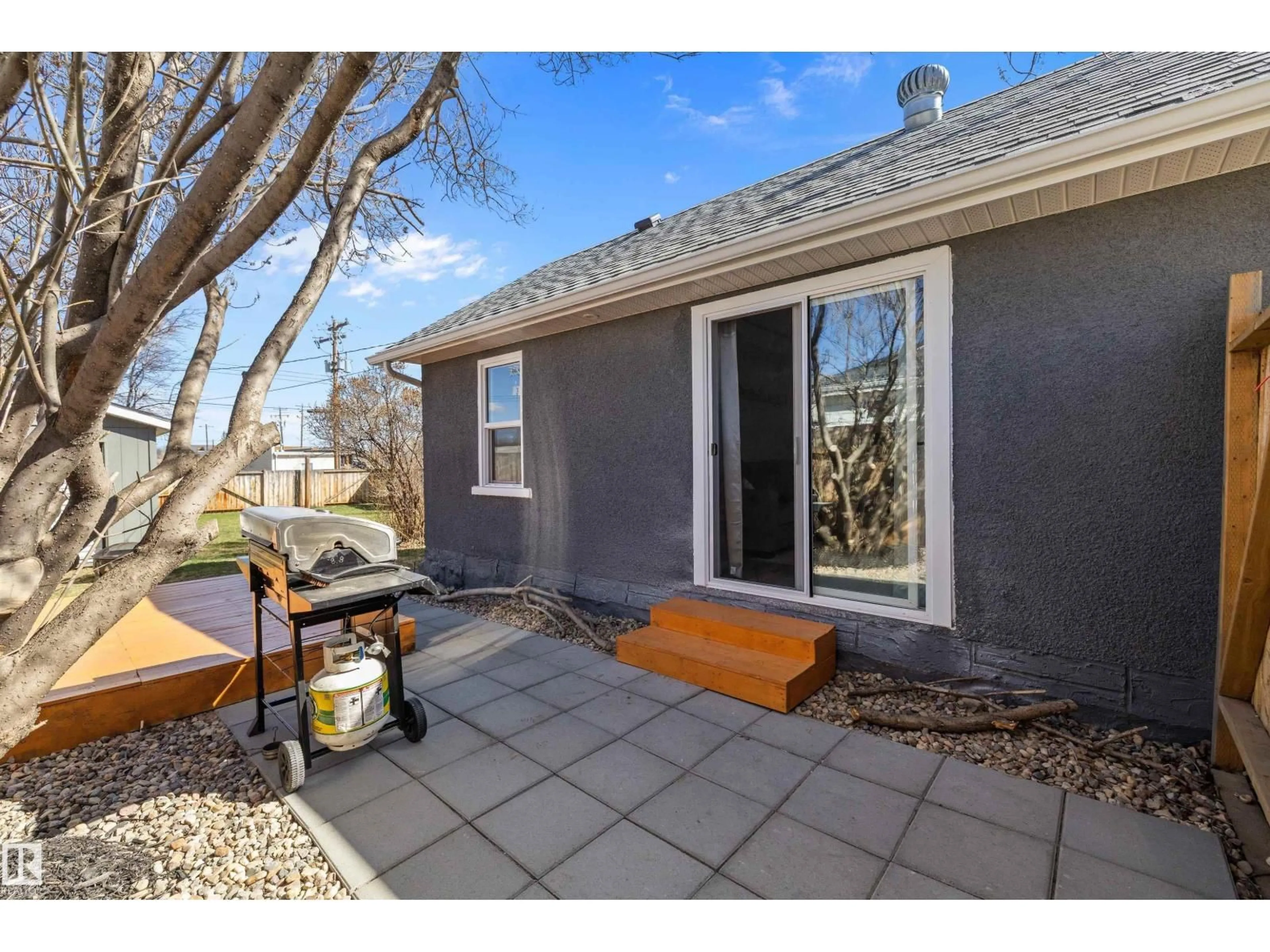 Patio, street for 4908 49 AV, Onoway Alberta T0E1V0