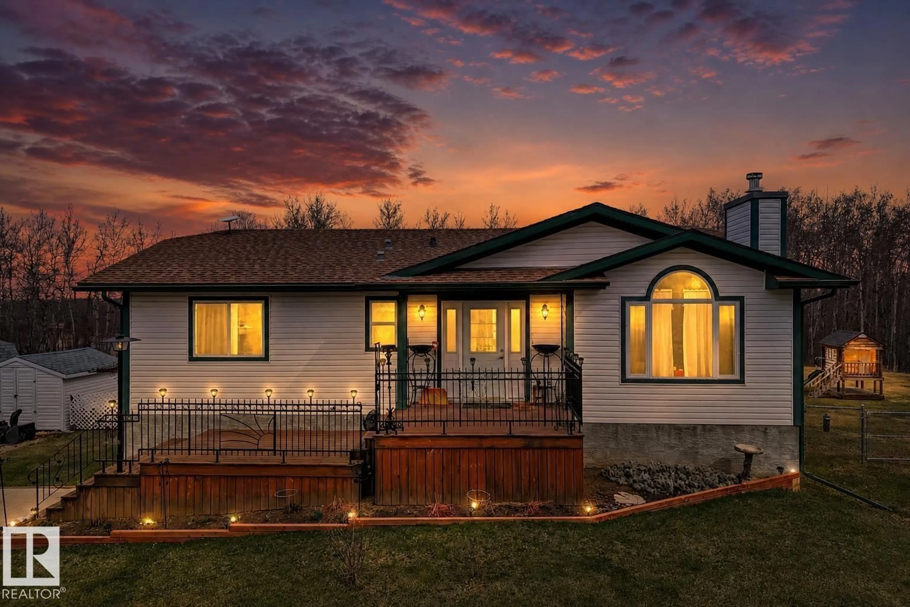 Home with vinyl exterior material, unknown for 54514 - 8 RR12, Rural Lac Ste. Anne County Alberta T0E1V2